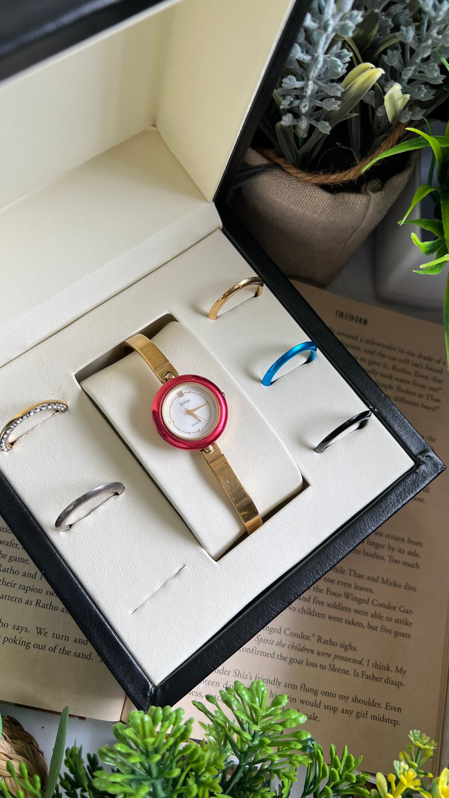 Vintage Sutton Interchangeable Bezel Set Watch in Gold Tone