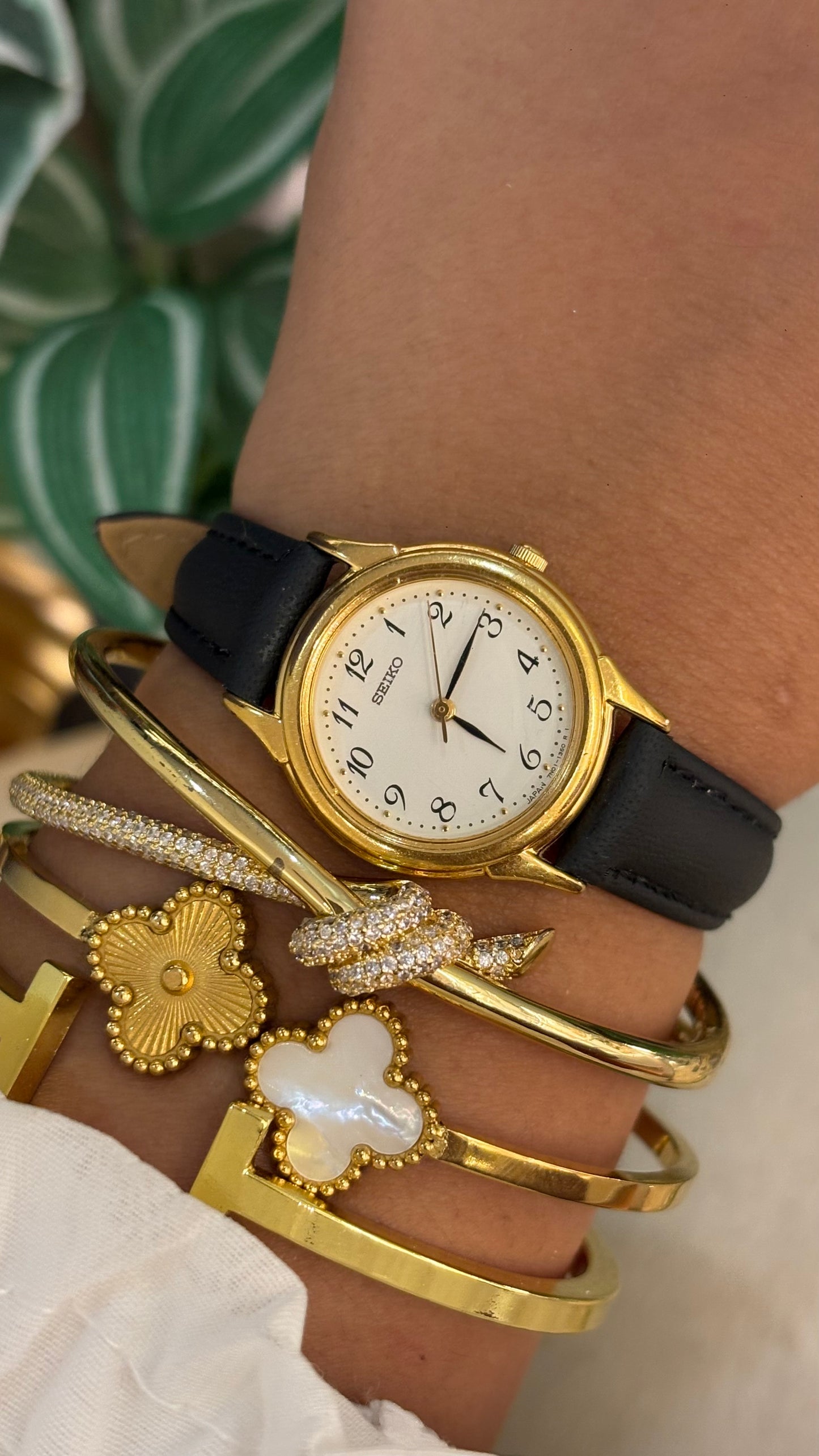 Vintage Seiko Watch in Black Leather Straps