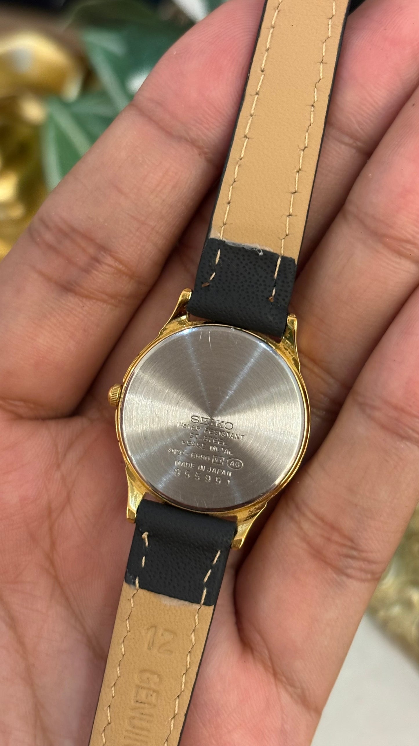 Vintage Seiko Watch in Black Leather Straps