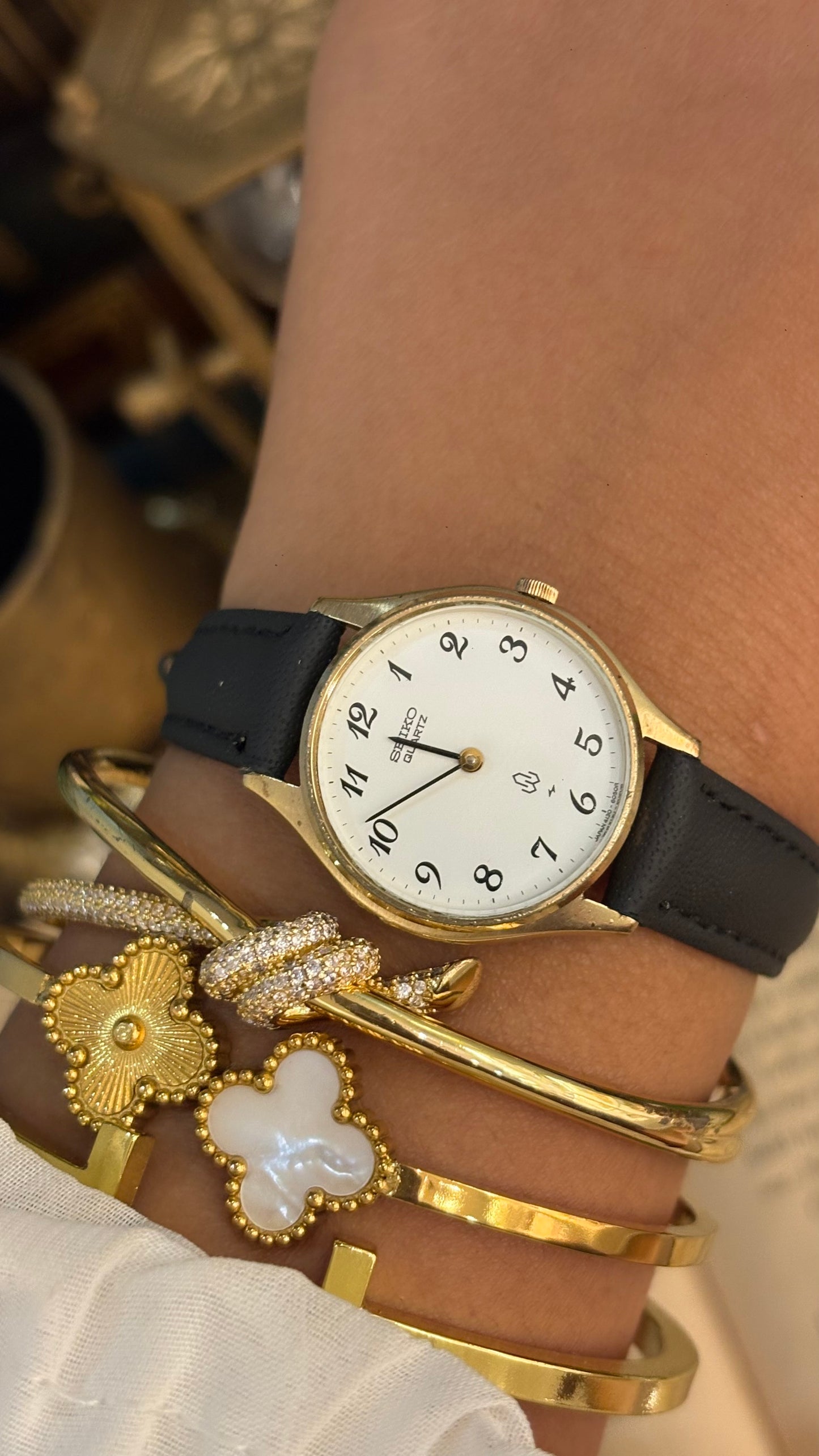 Vintage Seiko Watch in Black Leather Straps