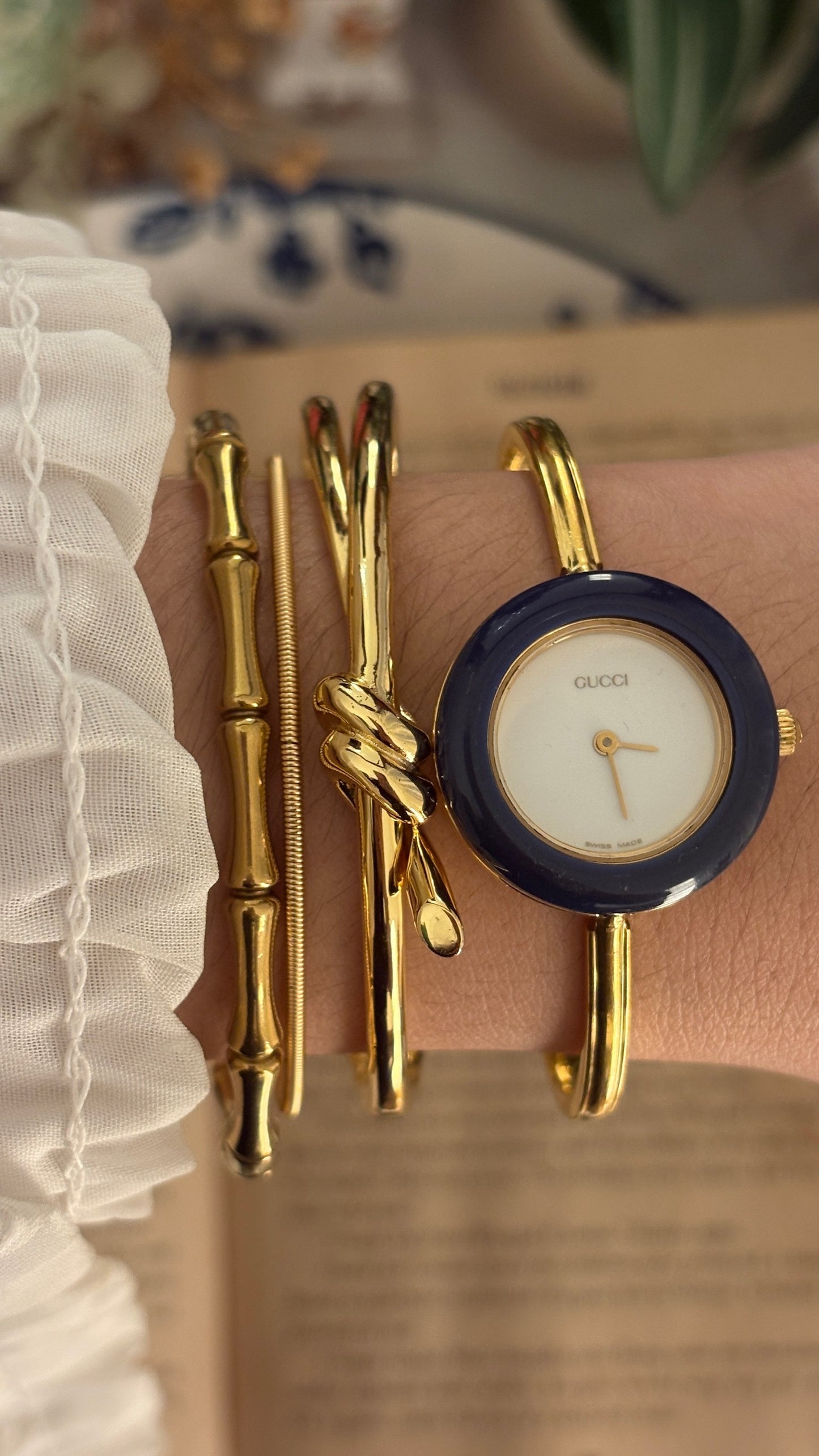 Rare Vintage Gucci Swiss Interchangeable Cherry Line Bezel Bangle Watch Set in Gold Tone Quartz