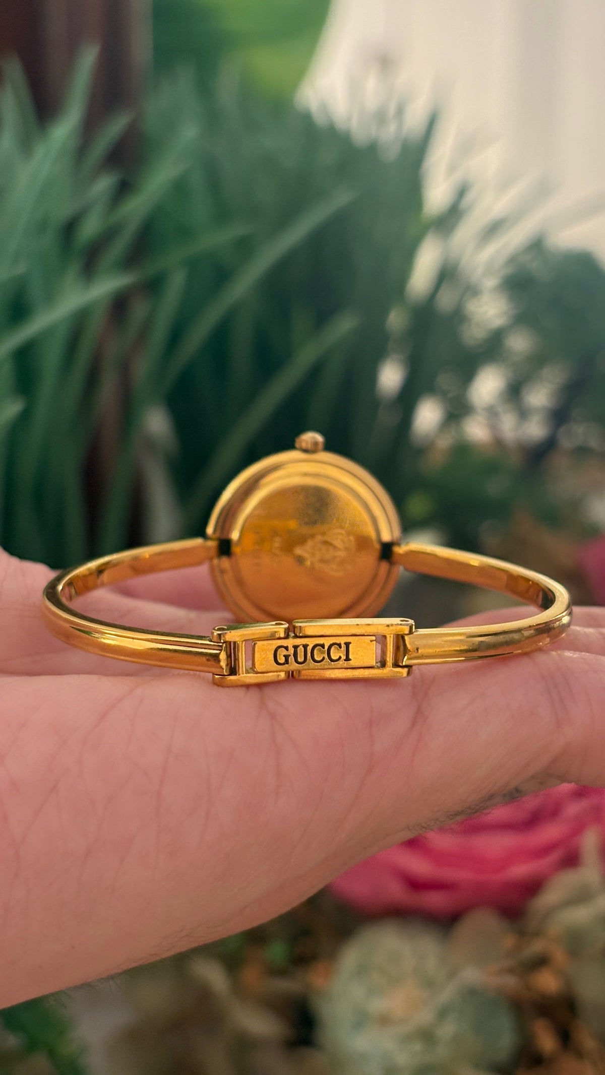 Rare Vintage Gucci Swiss Interchangeable Cherry Line Bezel Bangle Watch Set in Gold Tone Quartz