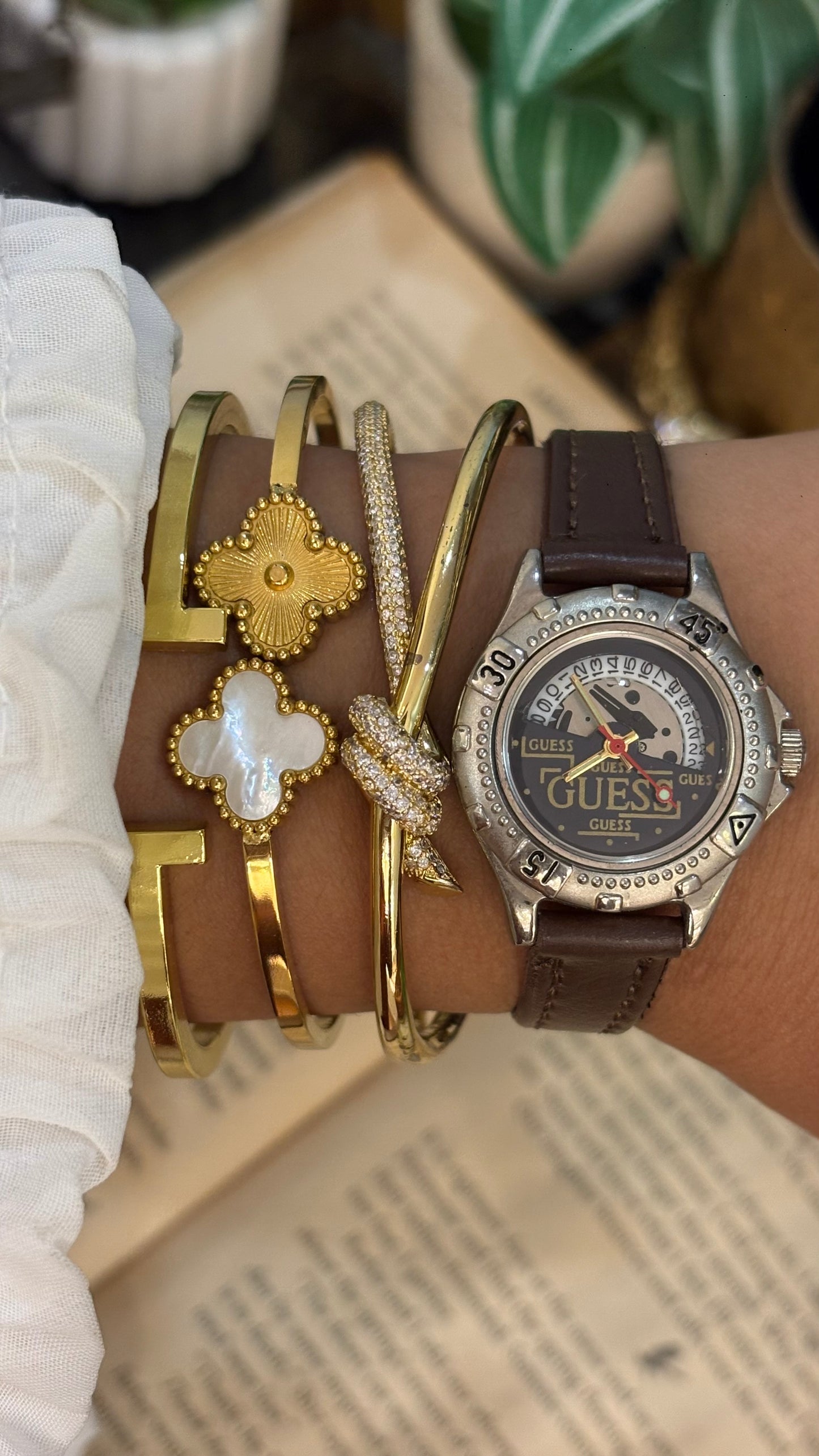 Vintage Guess Watch in Brown Leather Straps Rotating Bezel