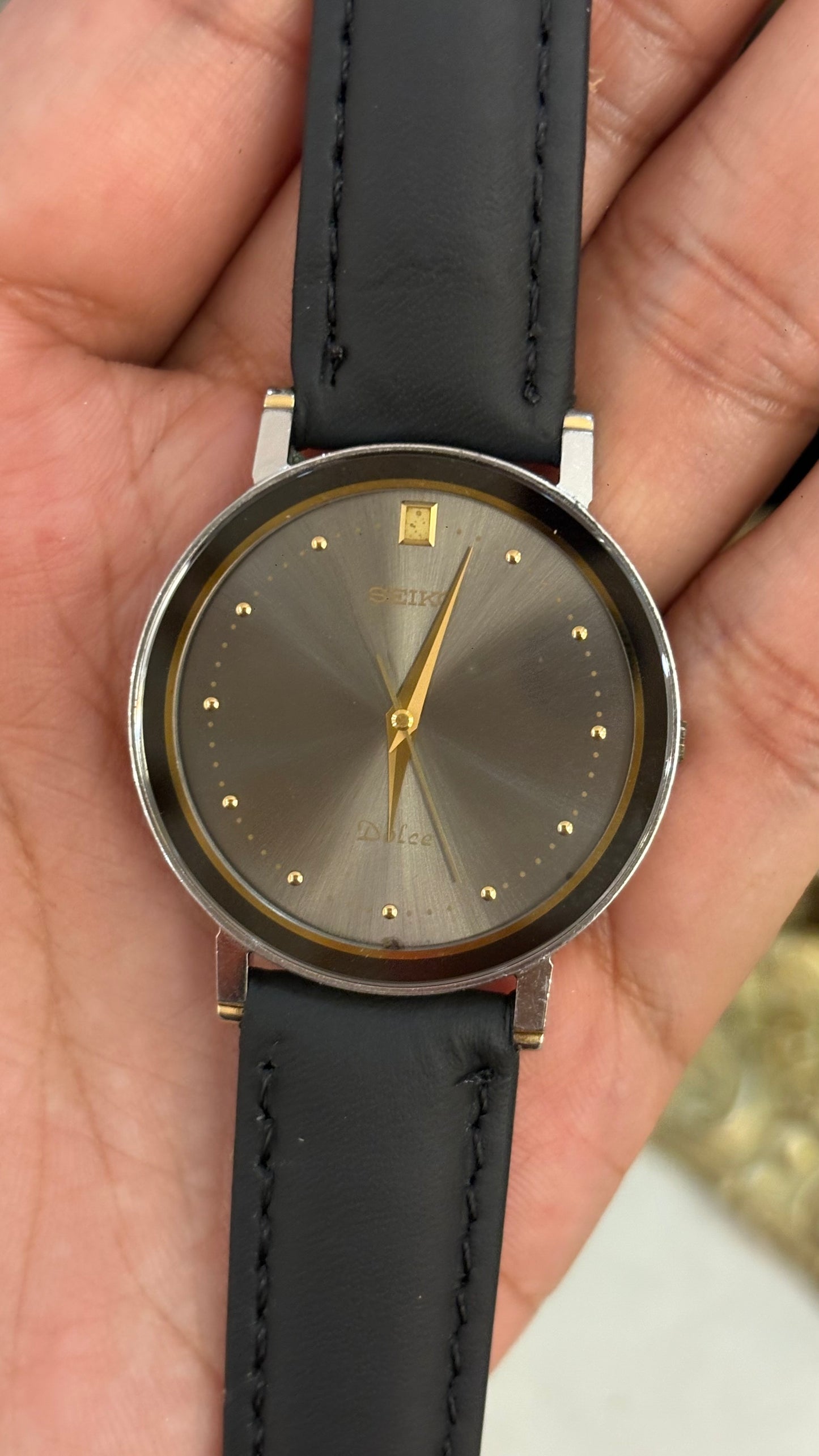 Vintage Seiko Dolce Men’s Watch in Black Leather Straps Rare Dial