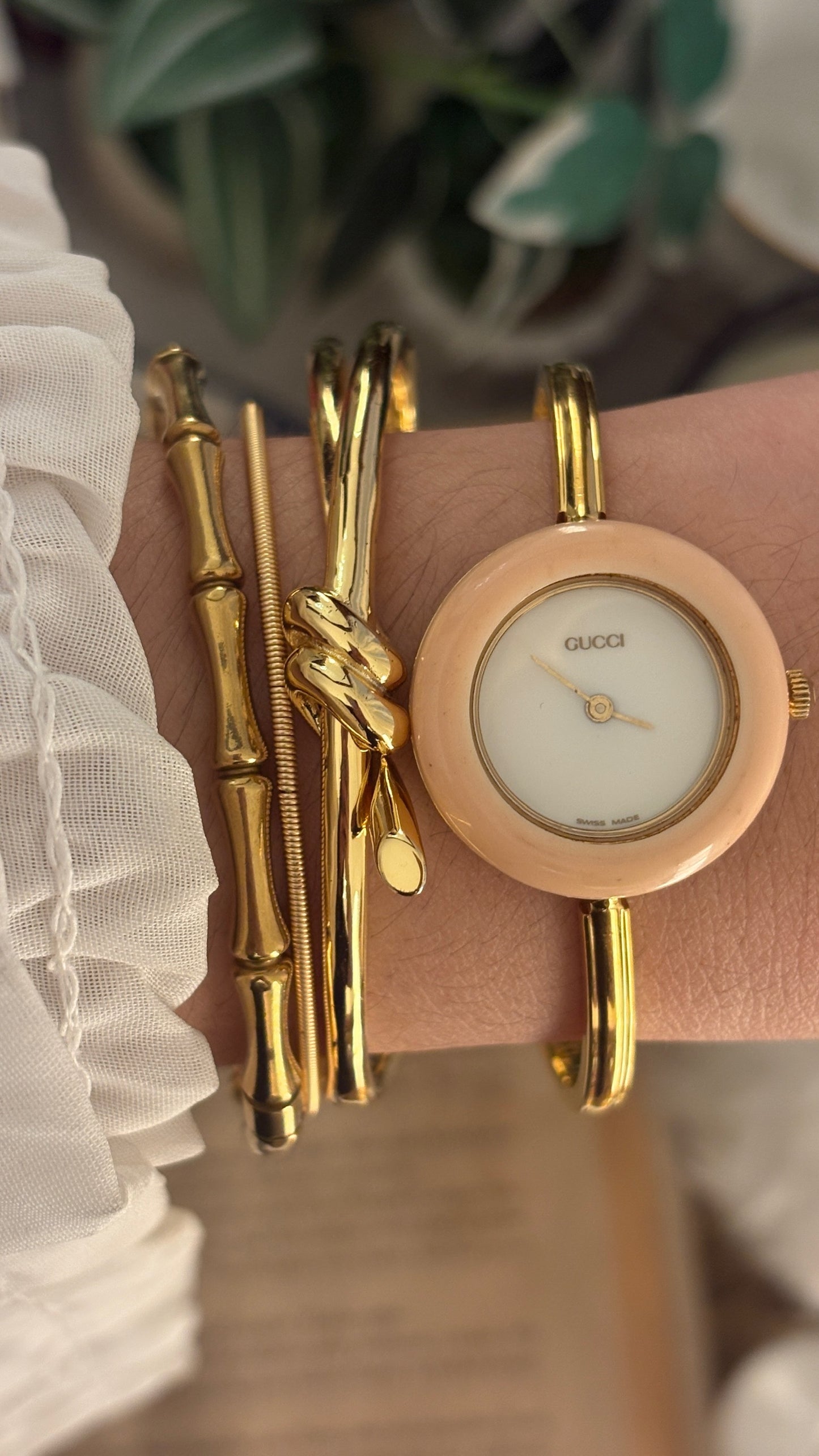 Rare Vintage Gucci Swiss Interchangeable Cherry Line Bezel Bangle Watch Set in Gold Tone Quartz