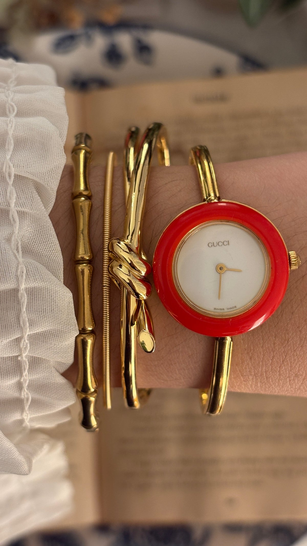Rare Vintage Gucci Swiss Interchangeable Cherry Line Bezel Bangle Watch Set in Gold Tone Quartz