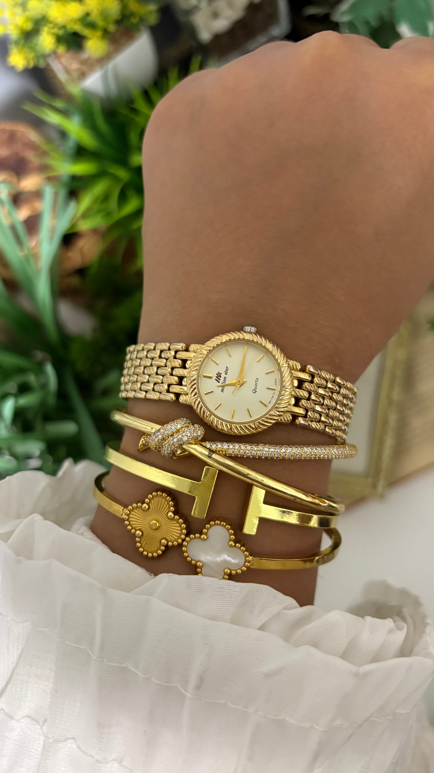 Vintage Million Star Watch in Gold Tone