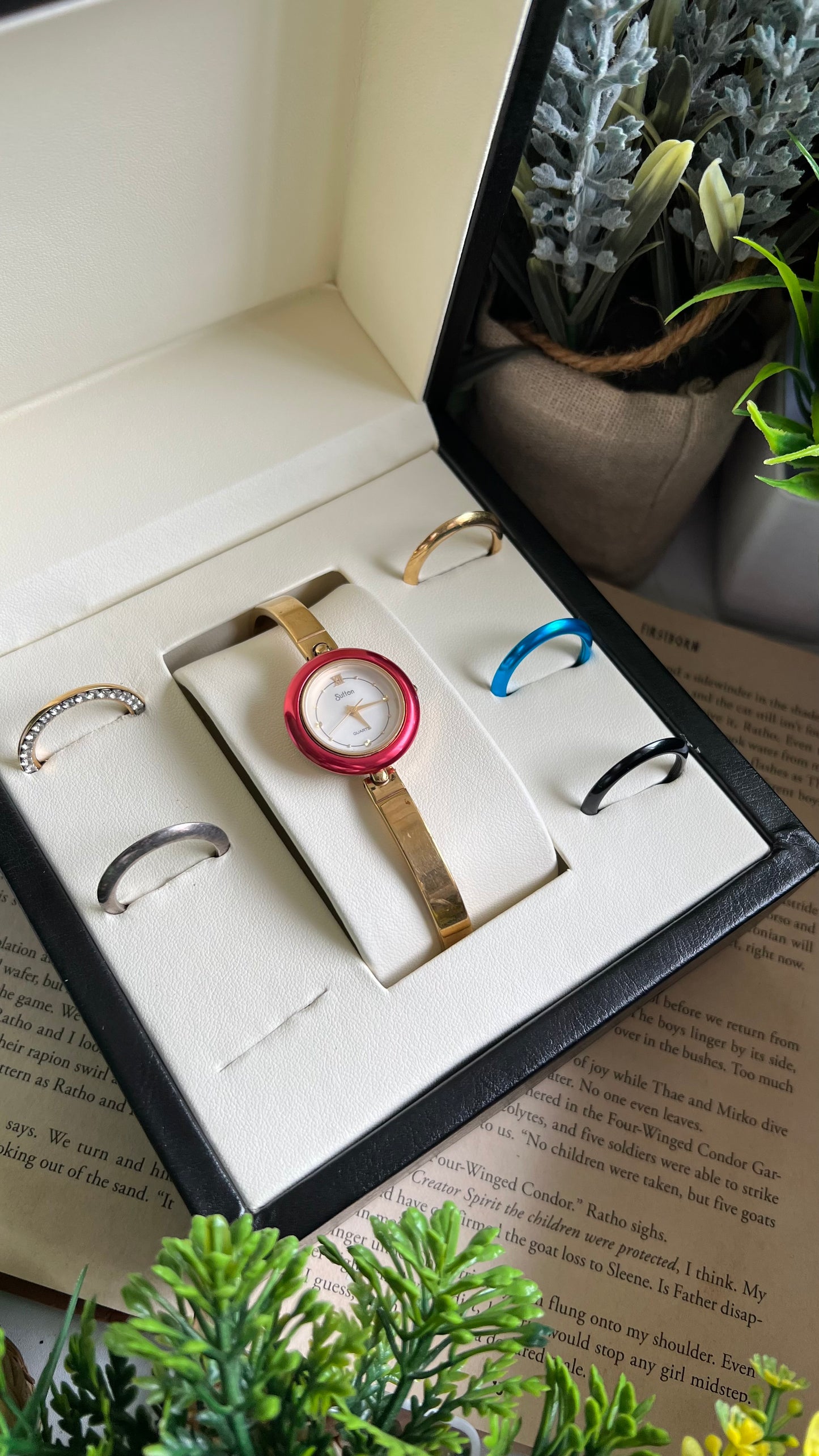 Vintage Sutton Interchangeable Bezel Set Watch in Gold Tone