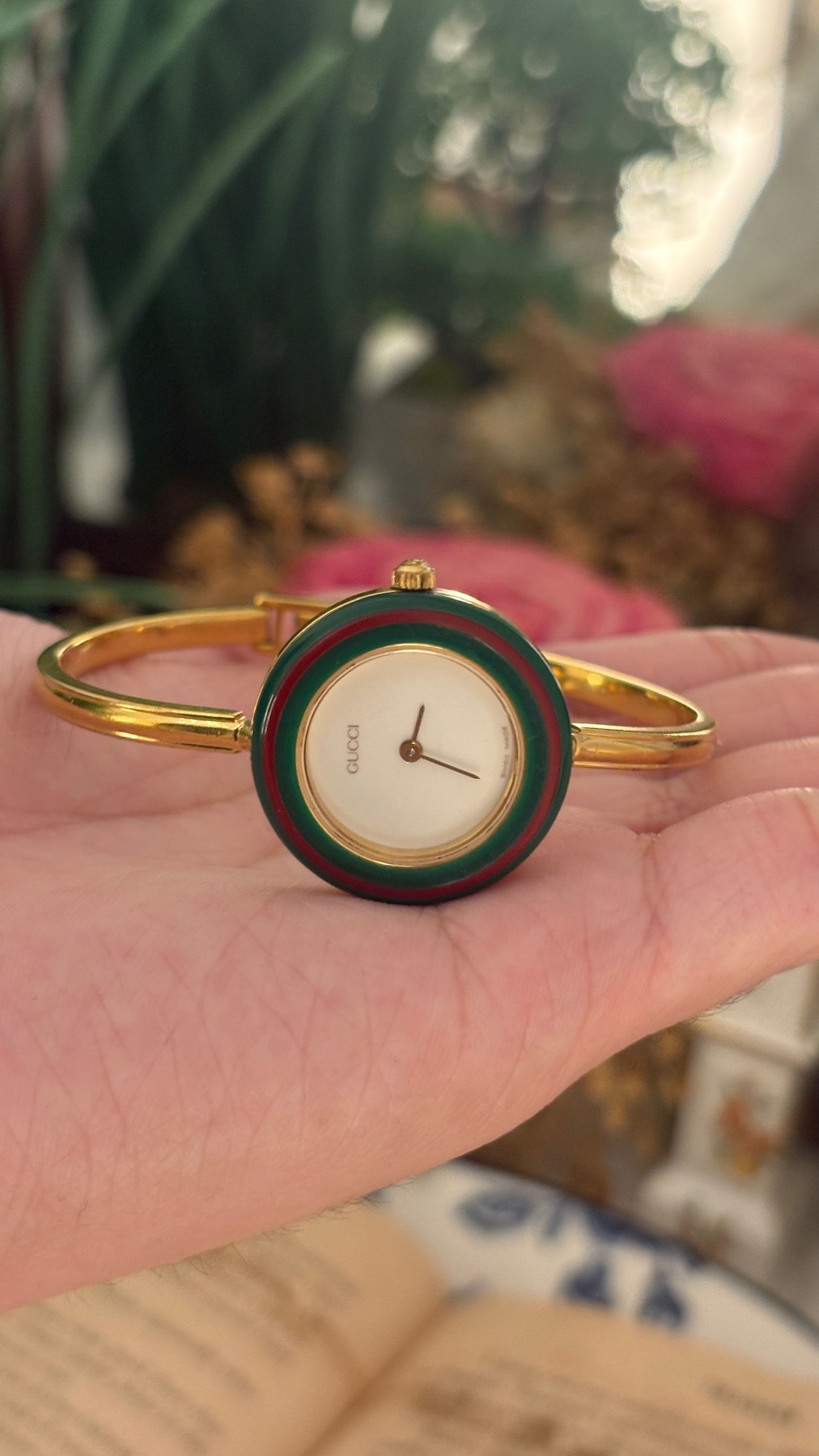 Rare Vintage Gucci Swiss Interchangeable Cherry Line Bezel Bangle Watch Set in Gold Tone Quartz