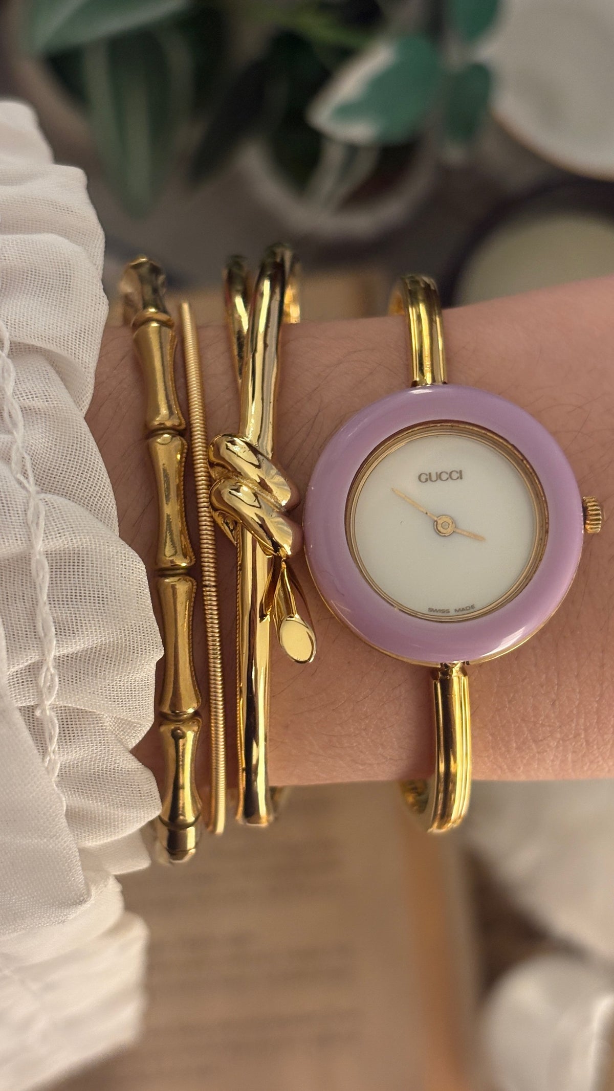 Rare Vintage Gucci Swiss Interchangeable Cherry Line Bezel Bangle Watch Set in Gold Tone Quartz