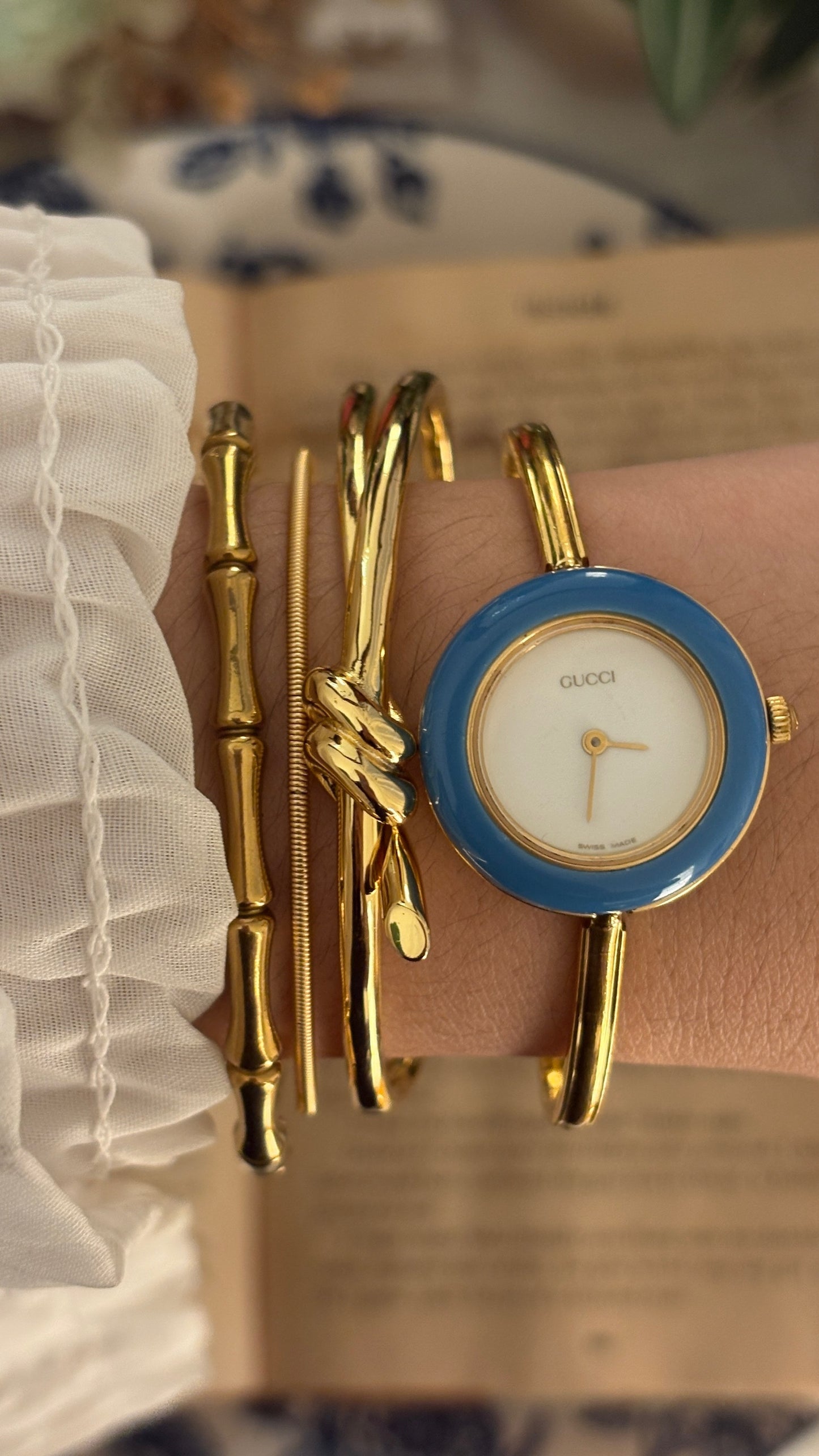 Rare Vintage Gucci Swiss Interchangeable Cherry Line Bezel Bangle Watch Set in Gold Tone Quartz