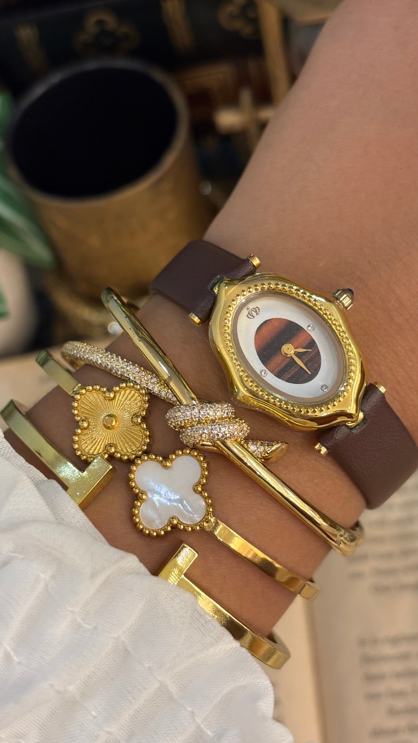 Vintage Bridgerton Watch in Brown Leather Straps
