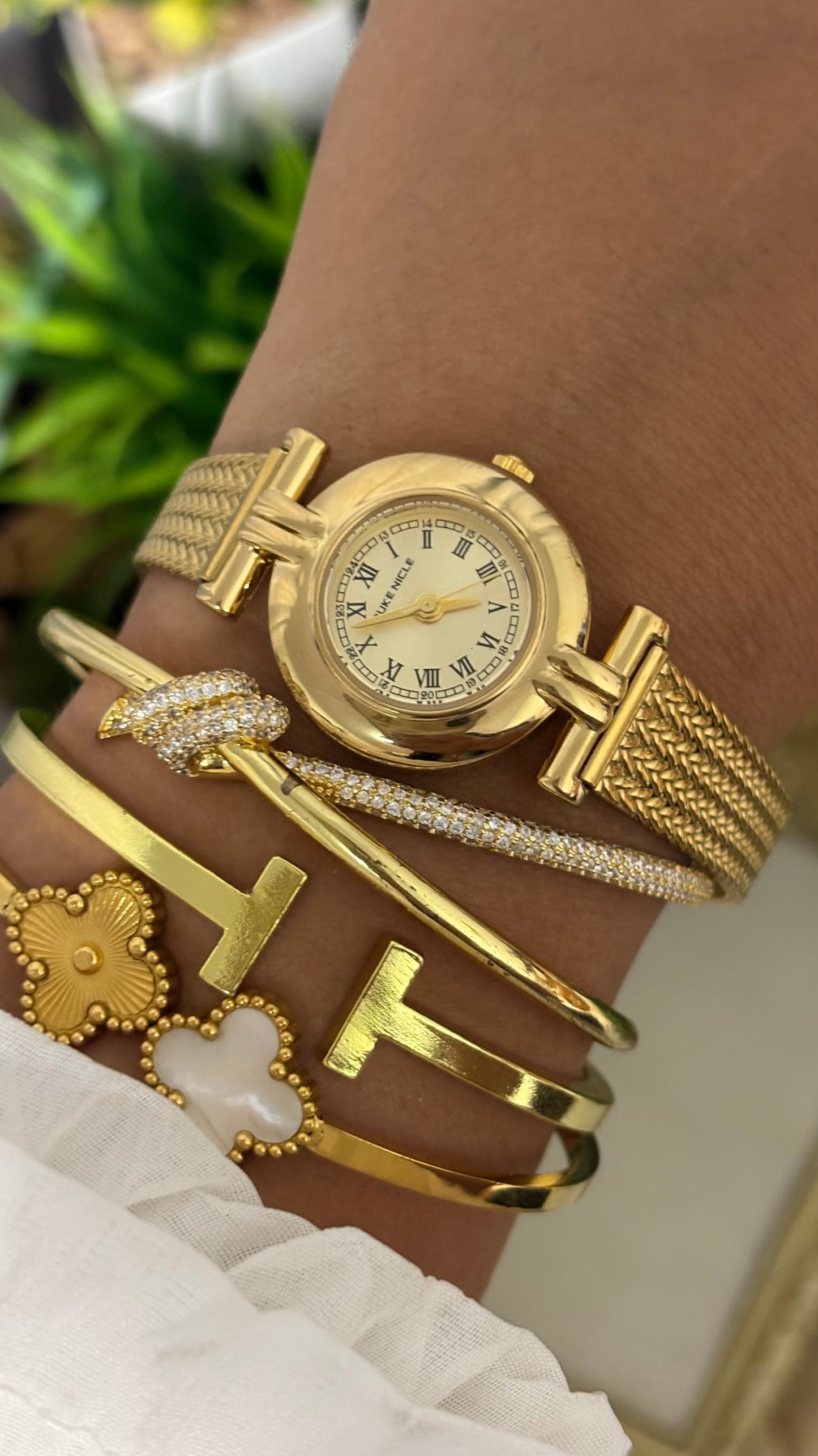 Vintage Duke Nicle Watch in Gold Tone Roman Dial