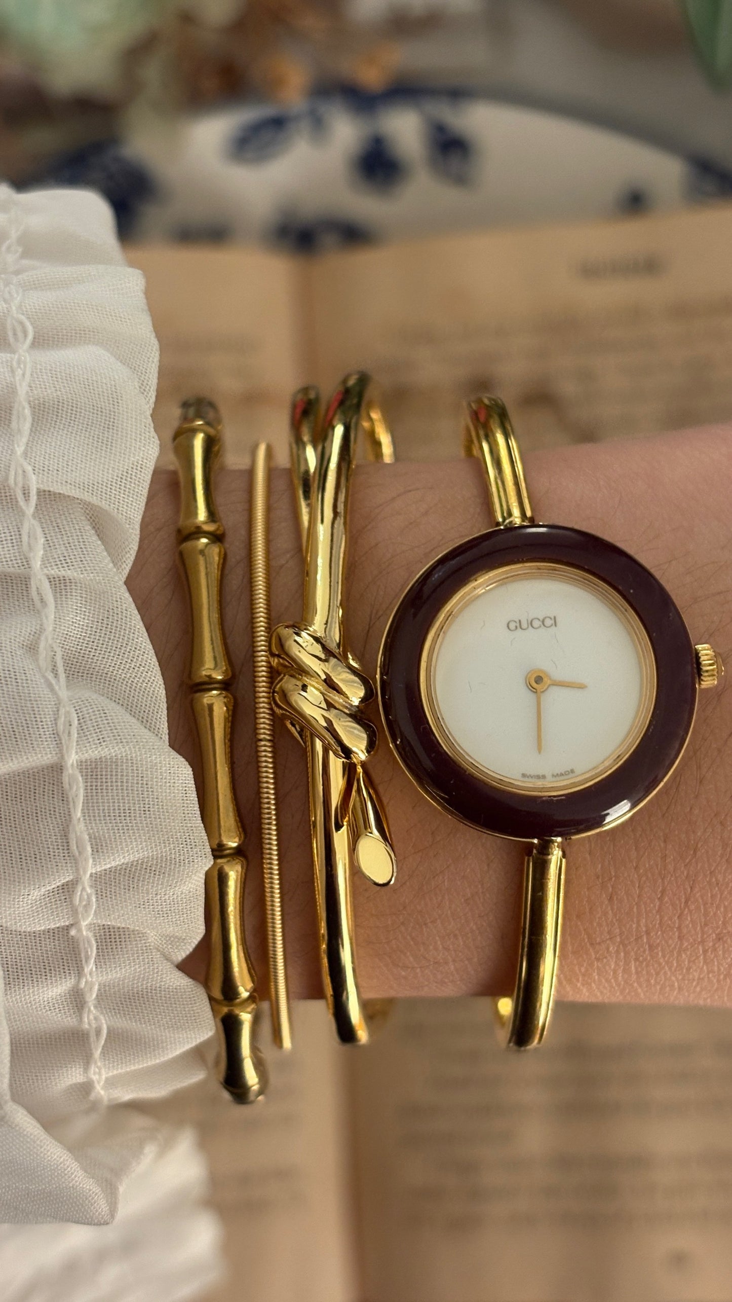 Rare Vintage Gucci Swiss Interchangeable Cherry Line Bezel Bangle Watch Set in Gold Tone Quartz