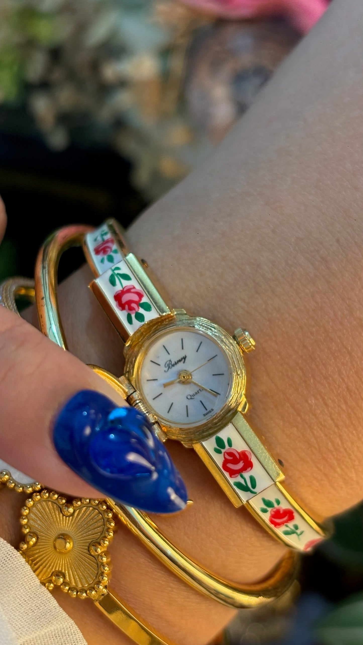 Extremely Rare Dainty Vintage Itraco White Victorian Peekaboo Watch in Gold Tone Quartz