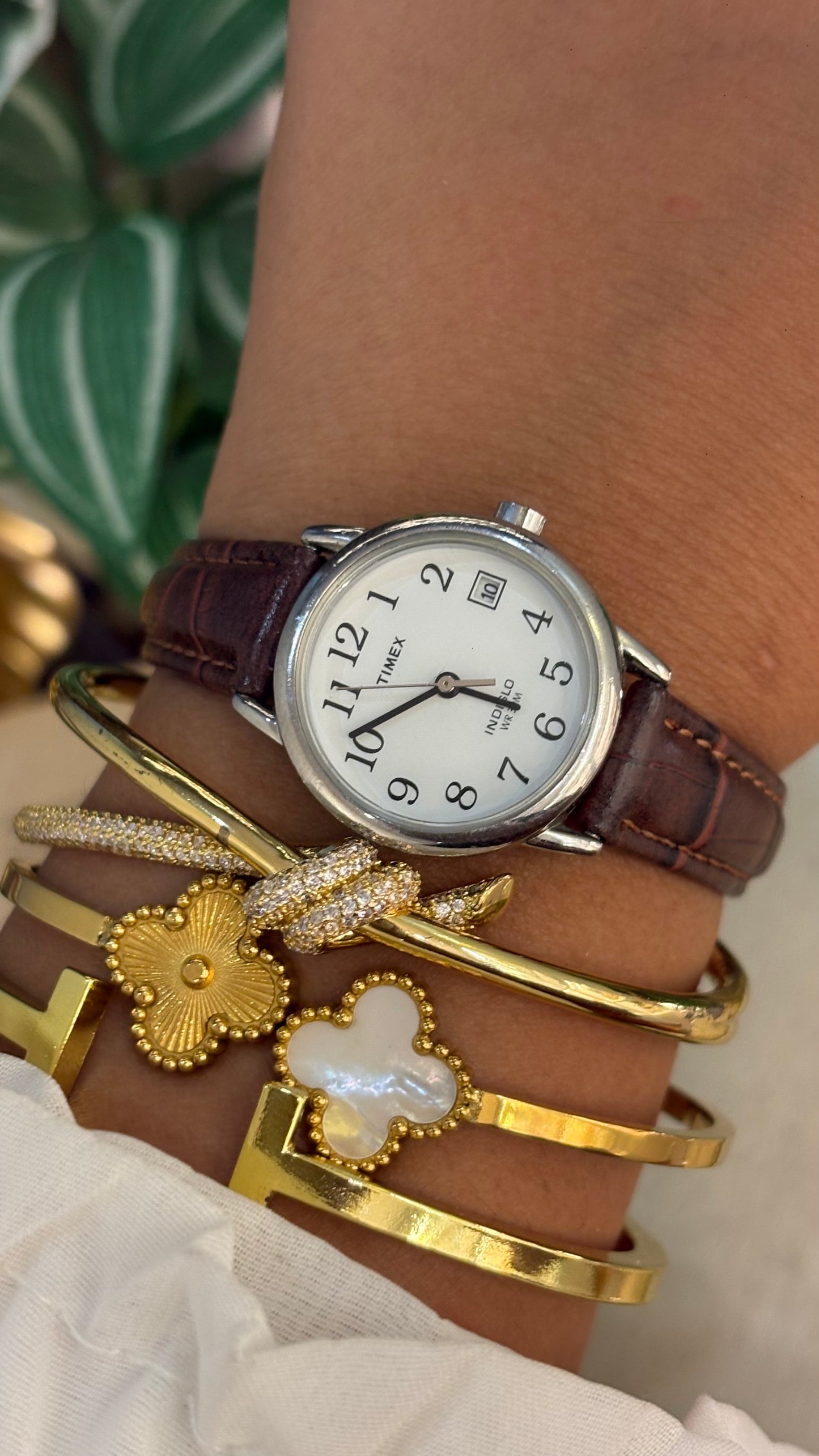 Vintage Timex Watch in Brown Leather Straps