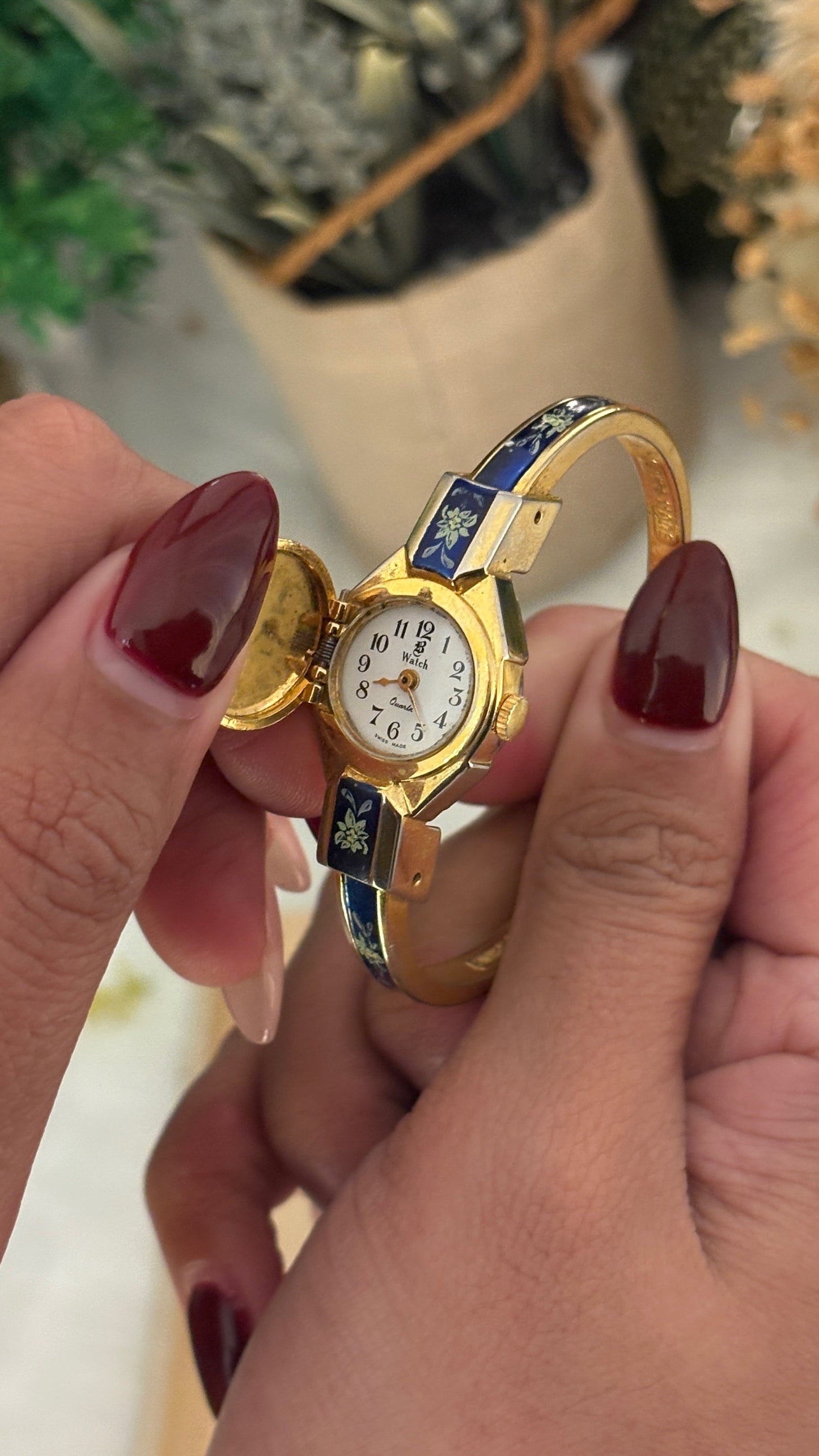 Rare Vintage B Swiss Peekaboo Watch in Gold Tone Quartz