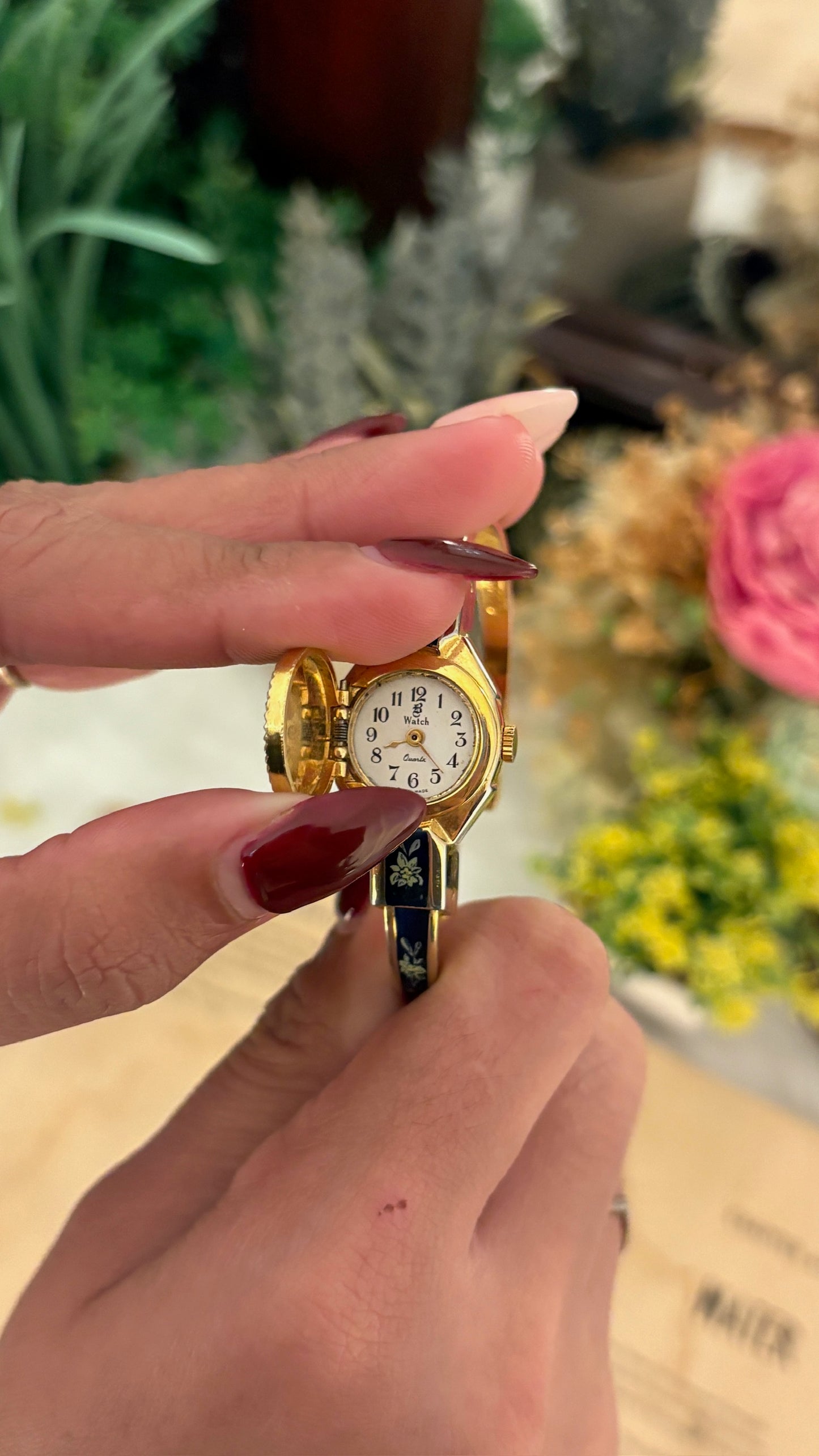 Rare Vintage B Swiss Peekaboo Watch in Gold Tone Quartz