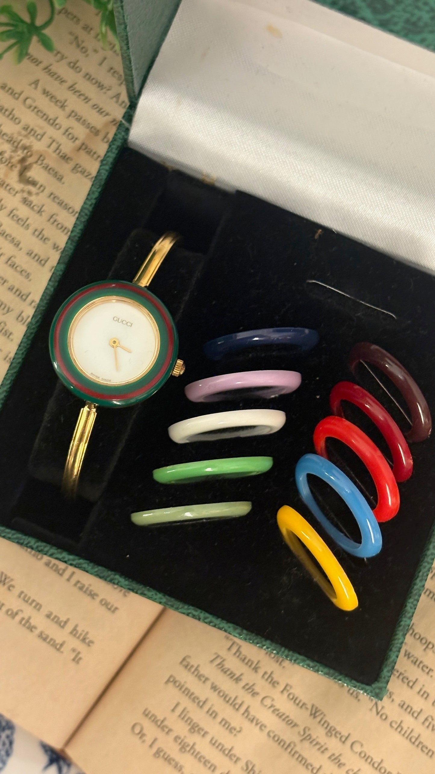 Rare Vintage Gucci Swiss Interchangeable Cherry Line Bezel Bangle Watch Set in Gold Tone Quartz