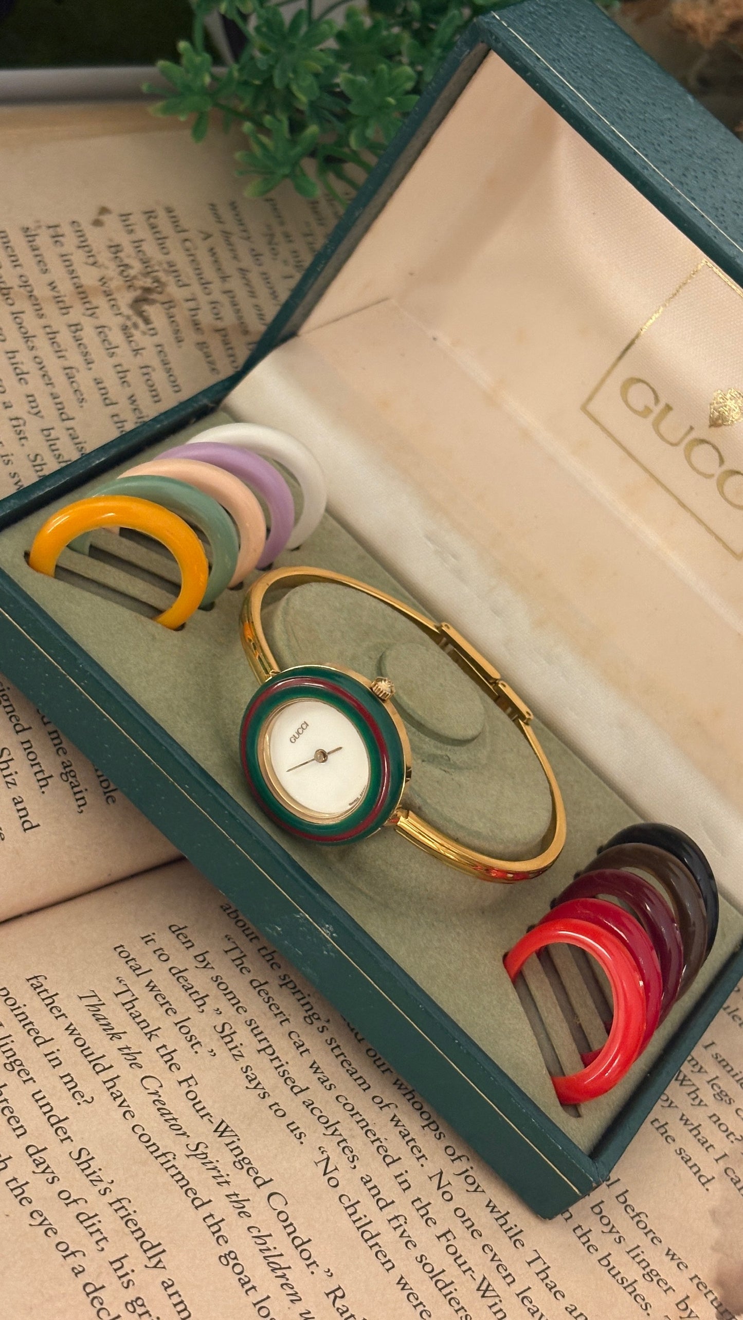 Rare Vintage Gucci Swiss Interchangeable Cherry Line Bezel Bangle Watch Set in Gold Tone Quartz
