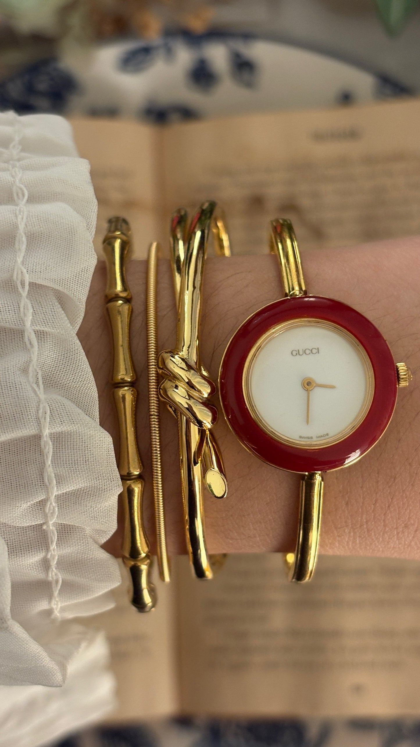 Rare Vintage Gucci Swiss Interchangeable Cherry Line Bezel Bangle Watch Set in Gold Tone Quartz