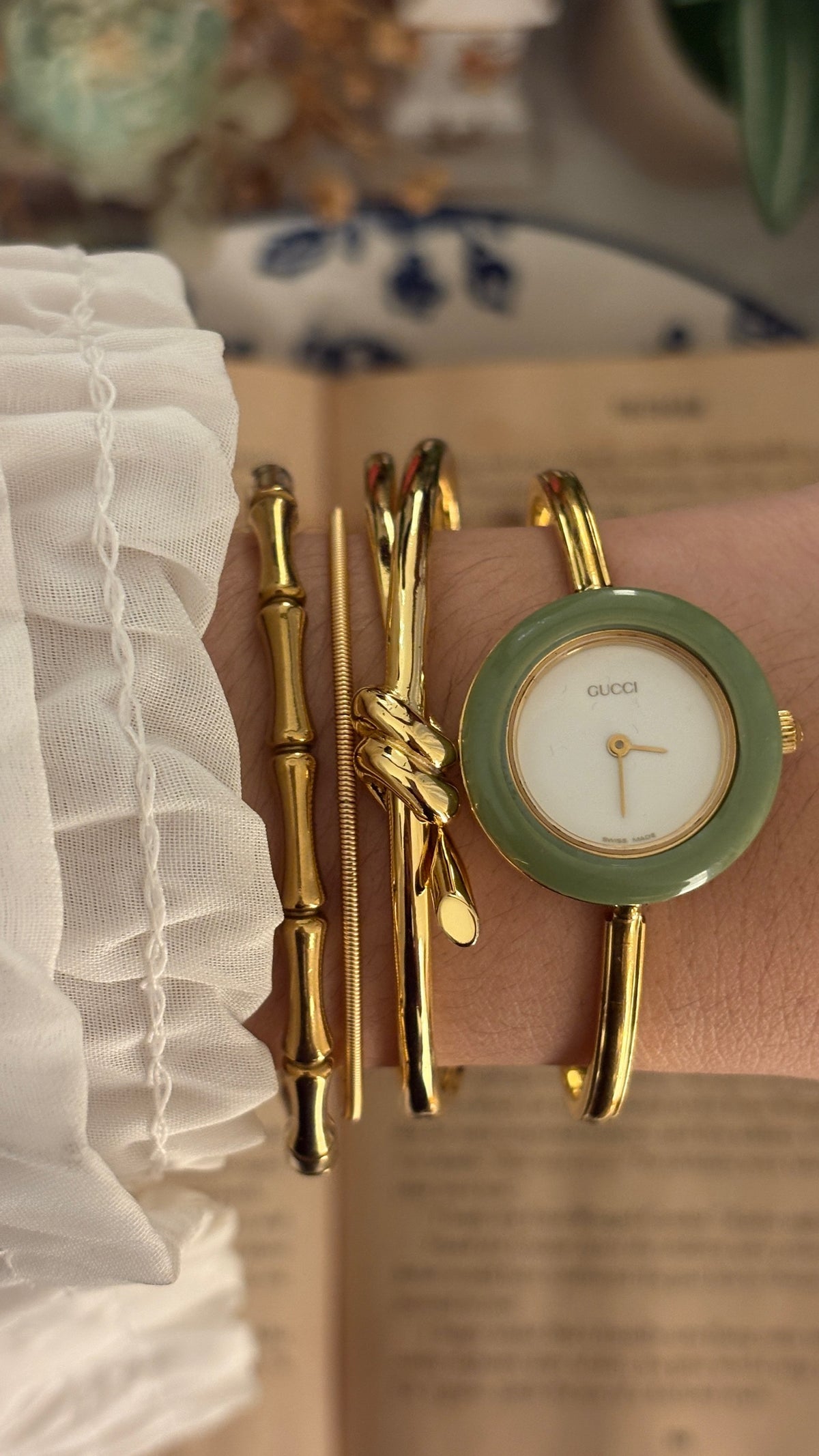Rare Vintage Gucci Swiss Interchangeable Cherry Line Bezel Bangle Watch Set in Gold Tone Quartz