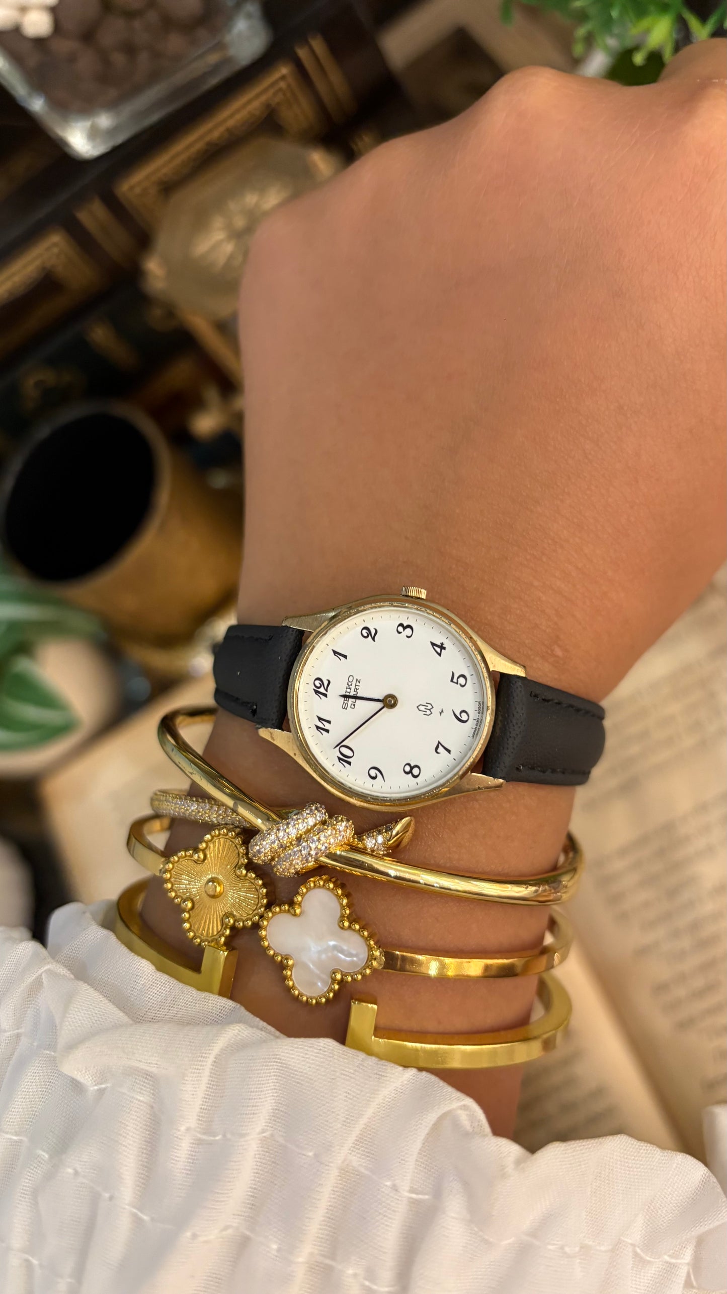 Vintage Seiko Watch in Black Leather Straps