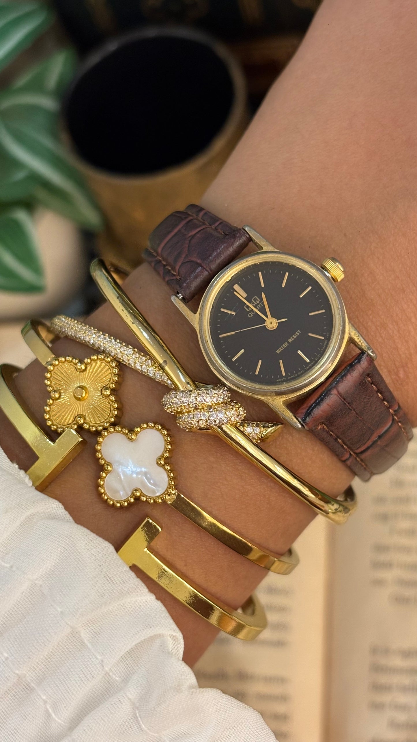 Vintage Q&Q Citizen Watch in Brown Leather Straps