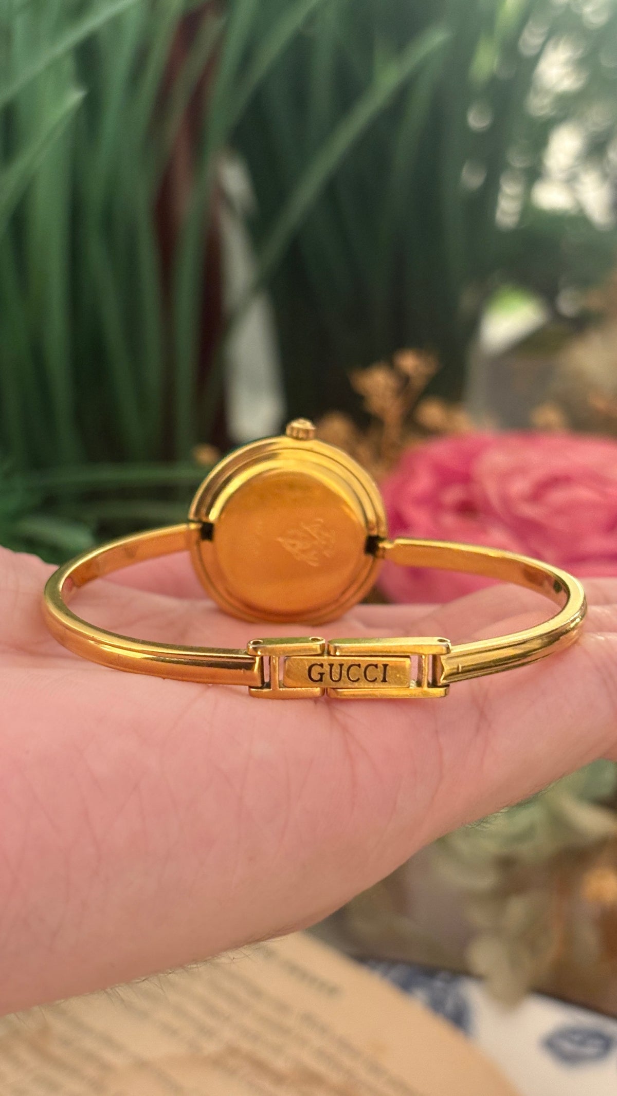 Rare Vintage Gucci Swiss Interchangeable Cherry Line Bezel Bangle Watch Set in Gold Tone Quartz
