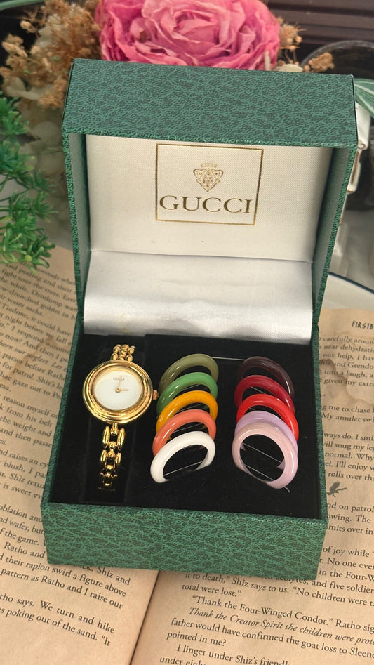 Rare Vintage Gucci Swiss Interchangeable Metal Bezel Rice Link Watch in Gold Tone Quartz