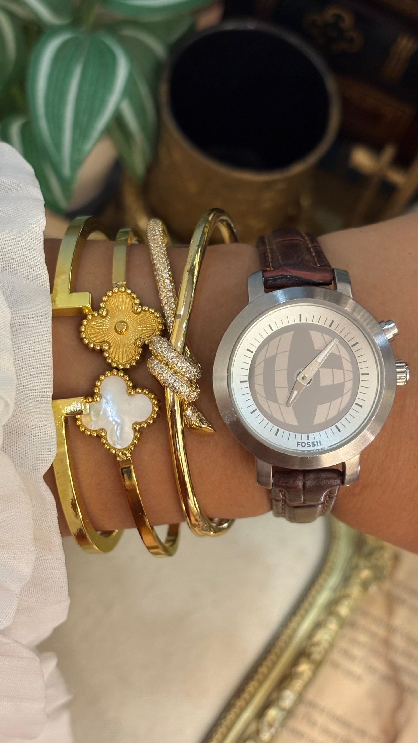 Vintage Fossil Moving Seconds in Brown Leather Straps