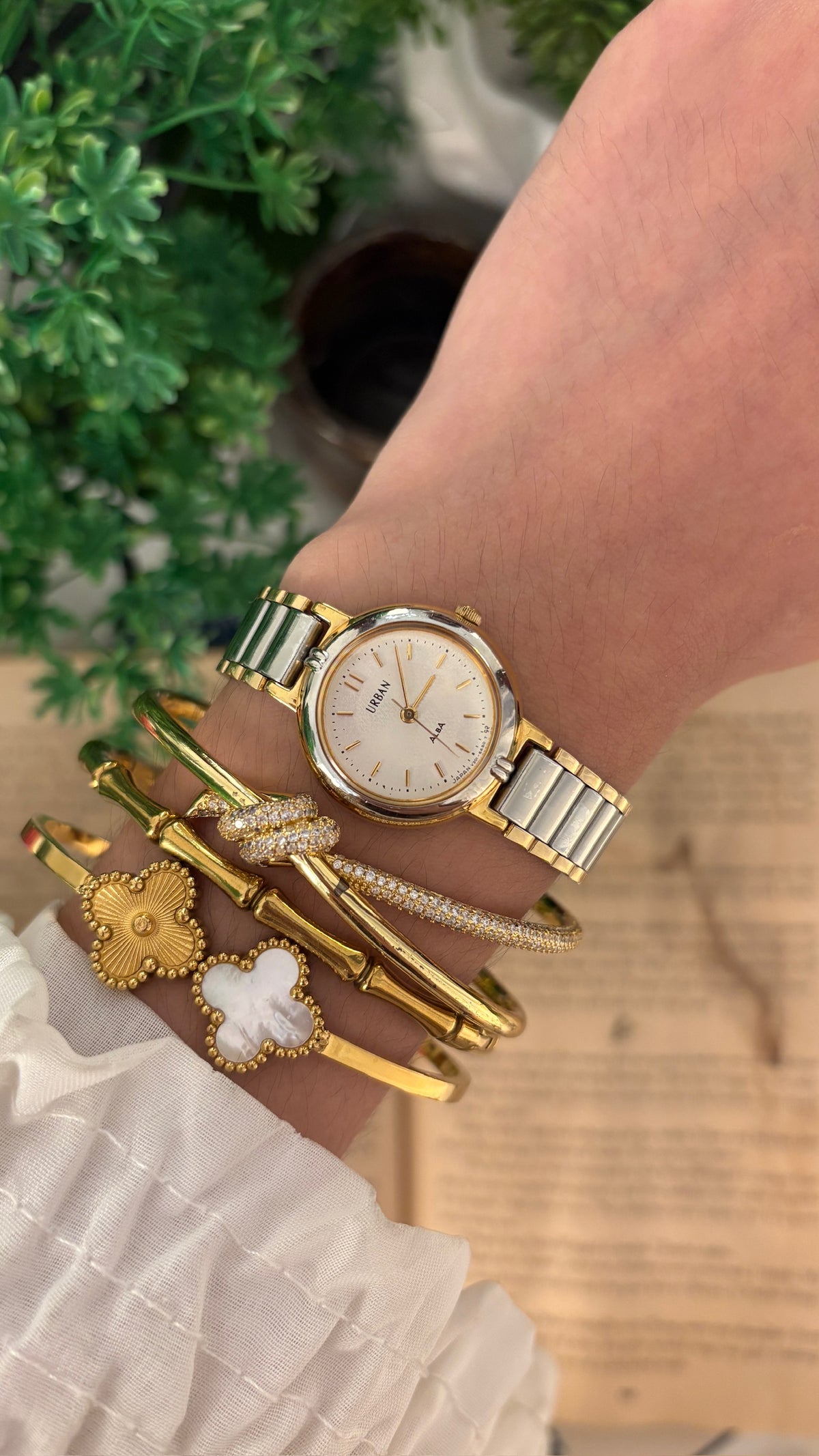 Vintage Urban Alba by Seiko Minimalist Watch in Two-Tone Quartz