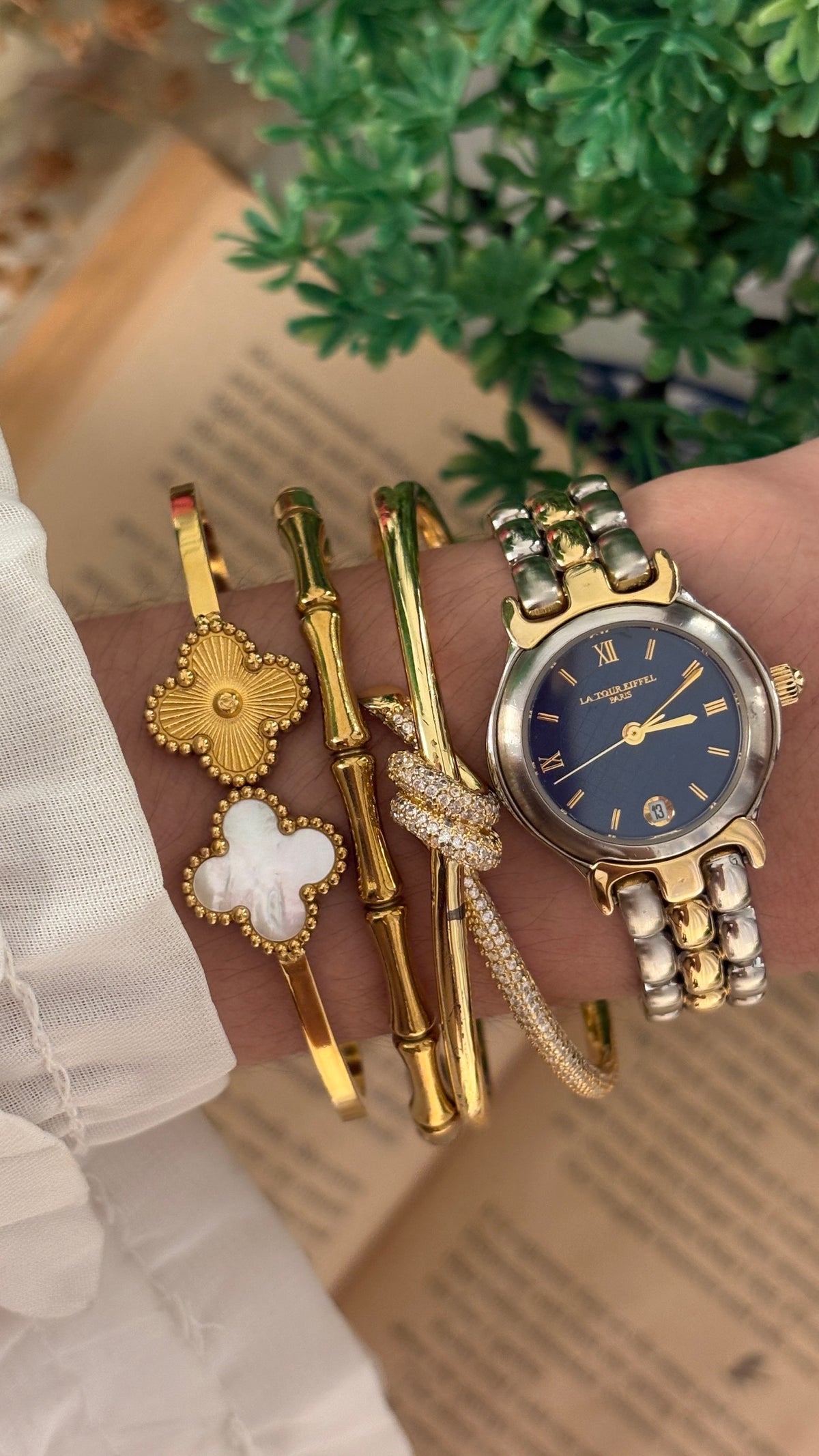 Vintage La Tour Eiffel Paris Midnight Blue Dial Date Window Watch in Two-Tone Quartz