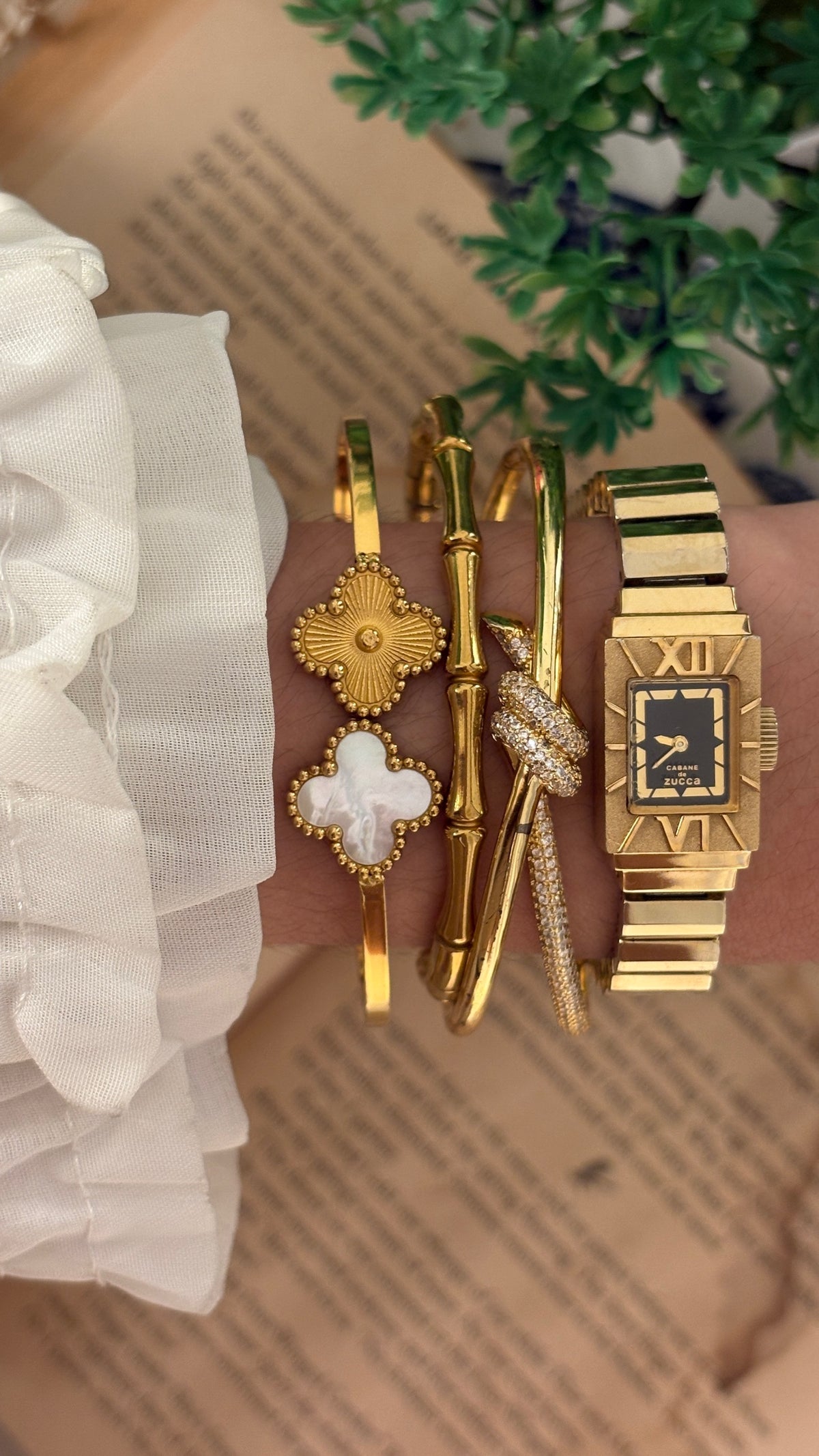 Rare Dainty Vintage Cabane De Zucca Roman Bezel Black Dial Watch in Gold Tone Quartz