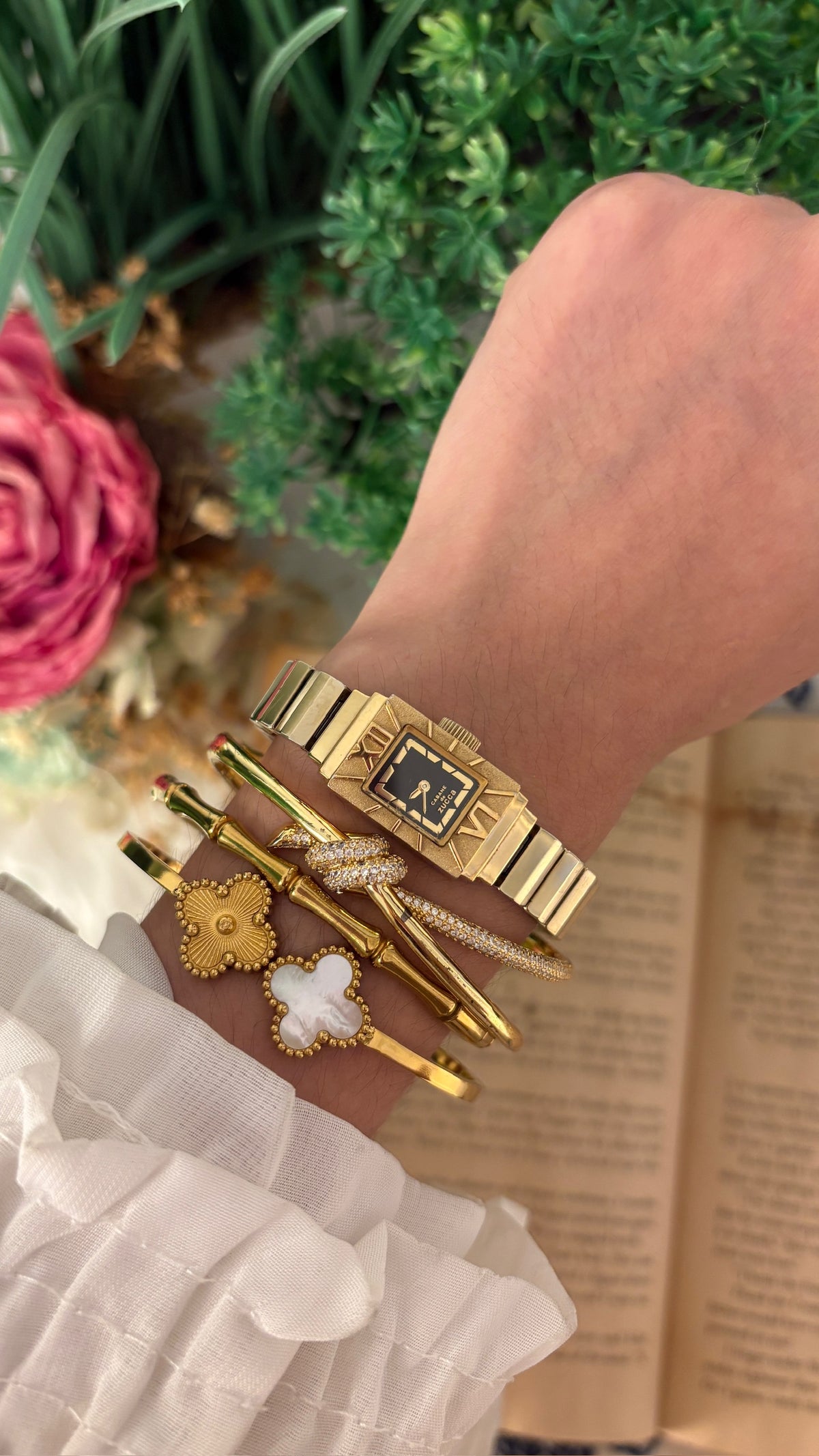 Rare Dainty Vintage Cabane De Zucca Roman Bezel Black Dial Watch in Gold Tone Quartz