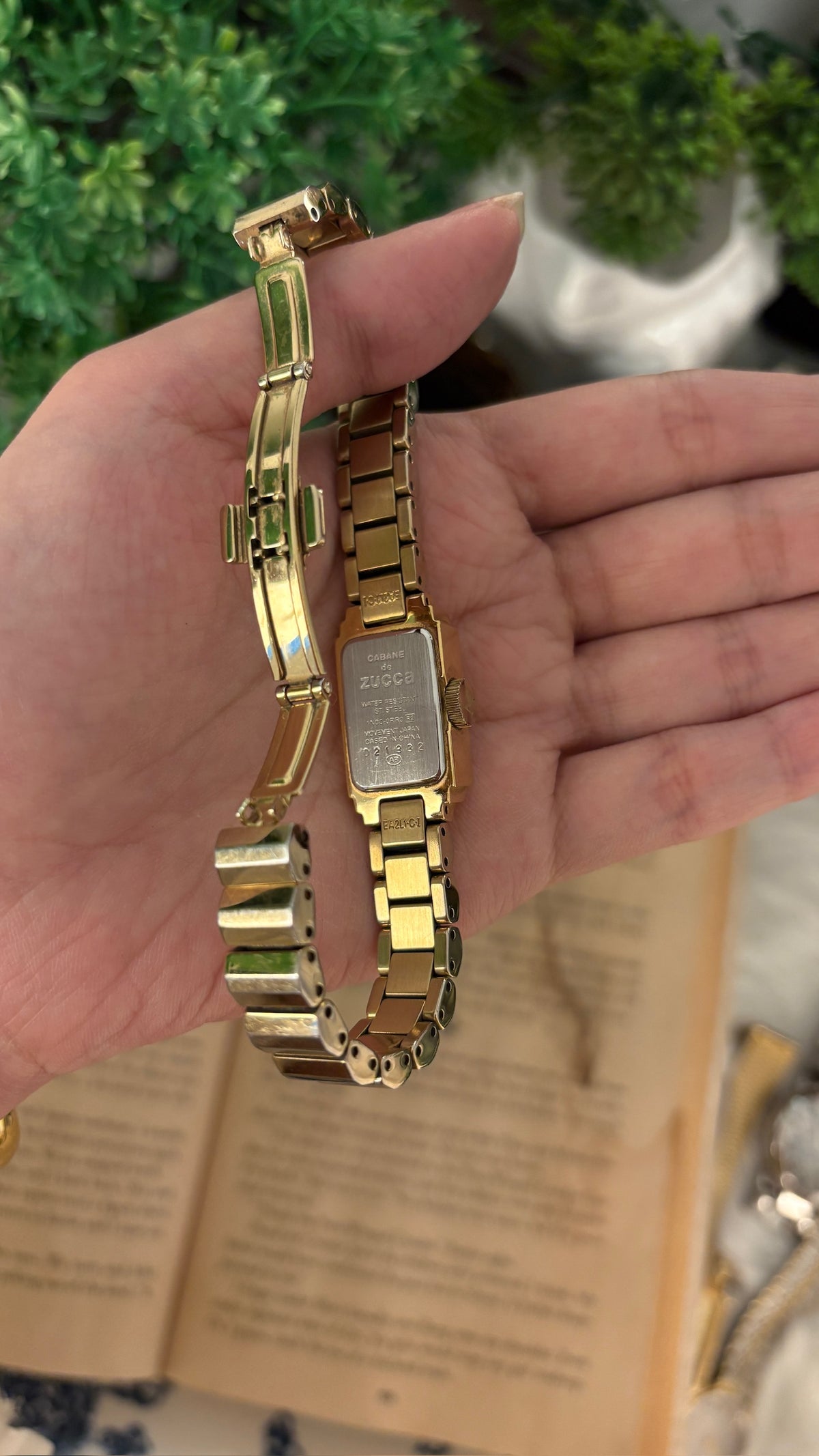 Rare Dainty Vintage Cabane De Zucca Roman Bezel Black Dial Watch in Gold Tone Quartz