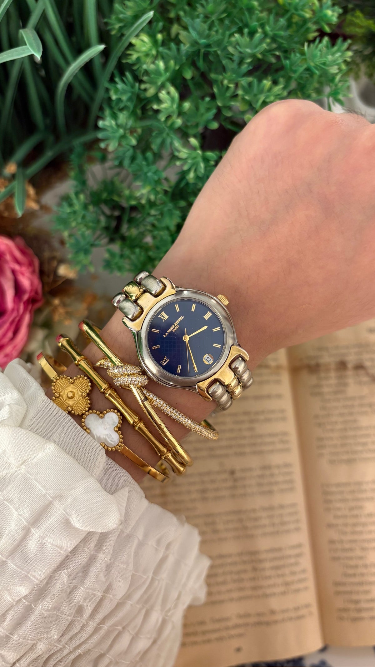 Vintage La Tour Eiffel Paris Midnight Blue Dial Date Window Mens Watch in Two-Tone Quartz