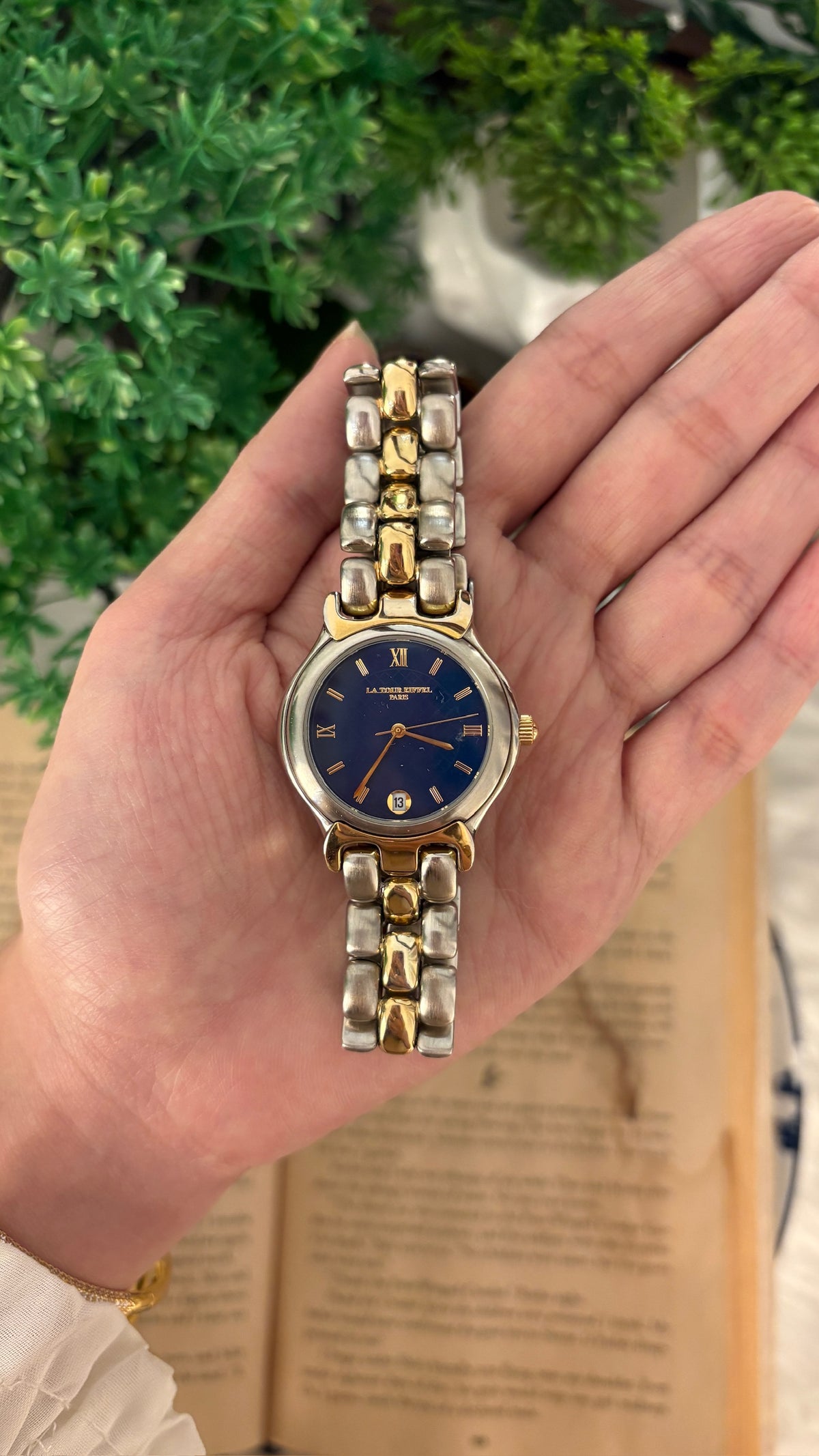 Vintage La Tour Eiffel Paris Midnight Blue Dial Date Window Mens Watch in Two-Tone Quartz