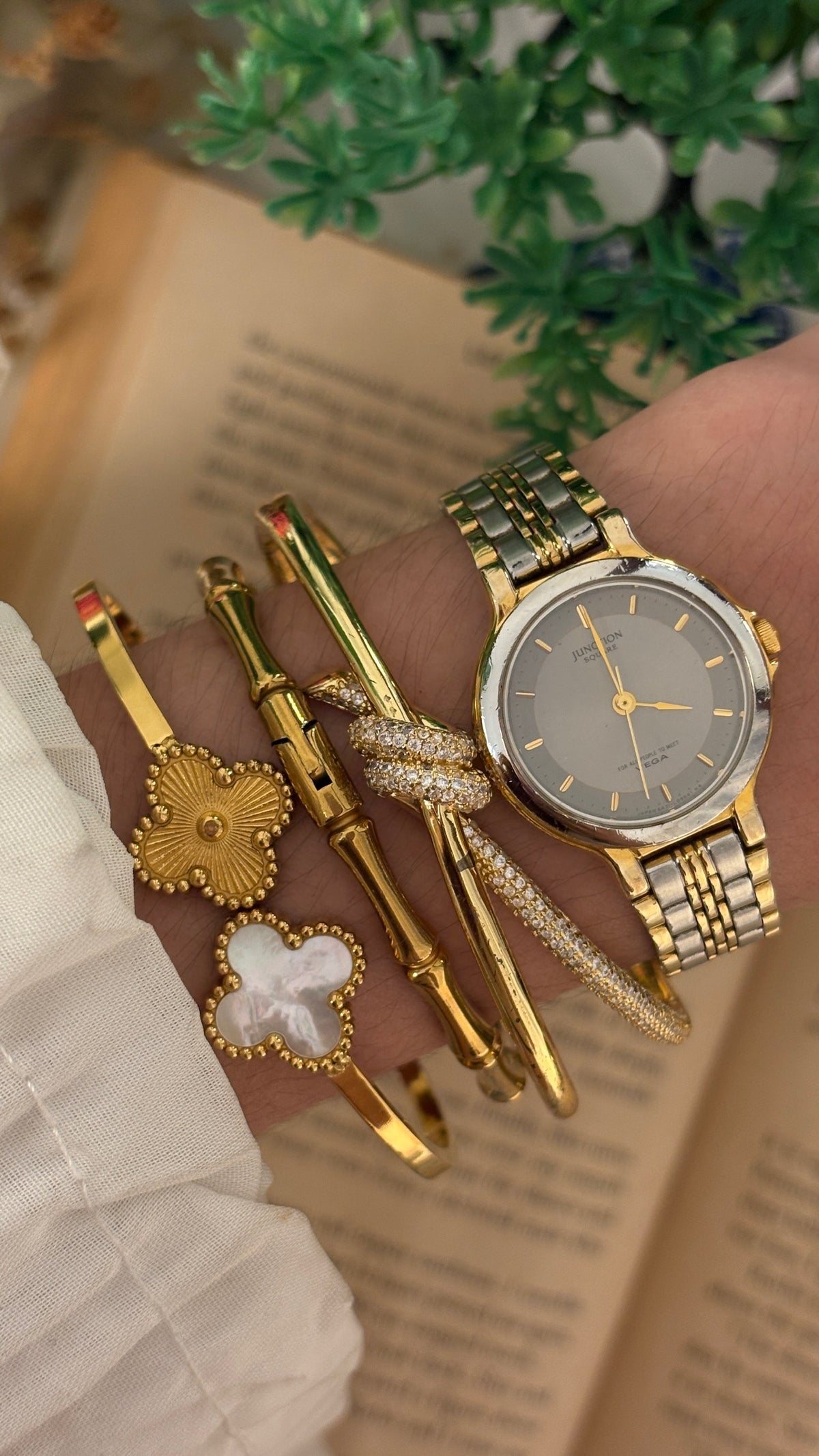 Vintage Junction Vega Citizen Gray Dial Watch in Two-Tone Quartz