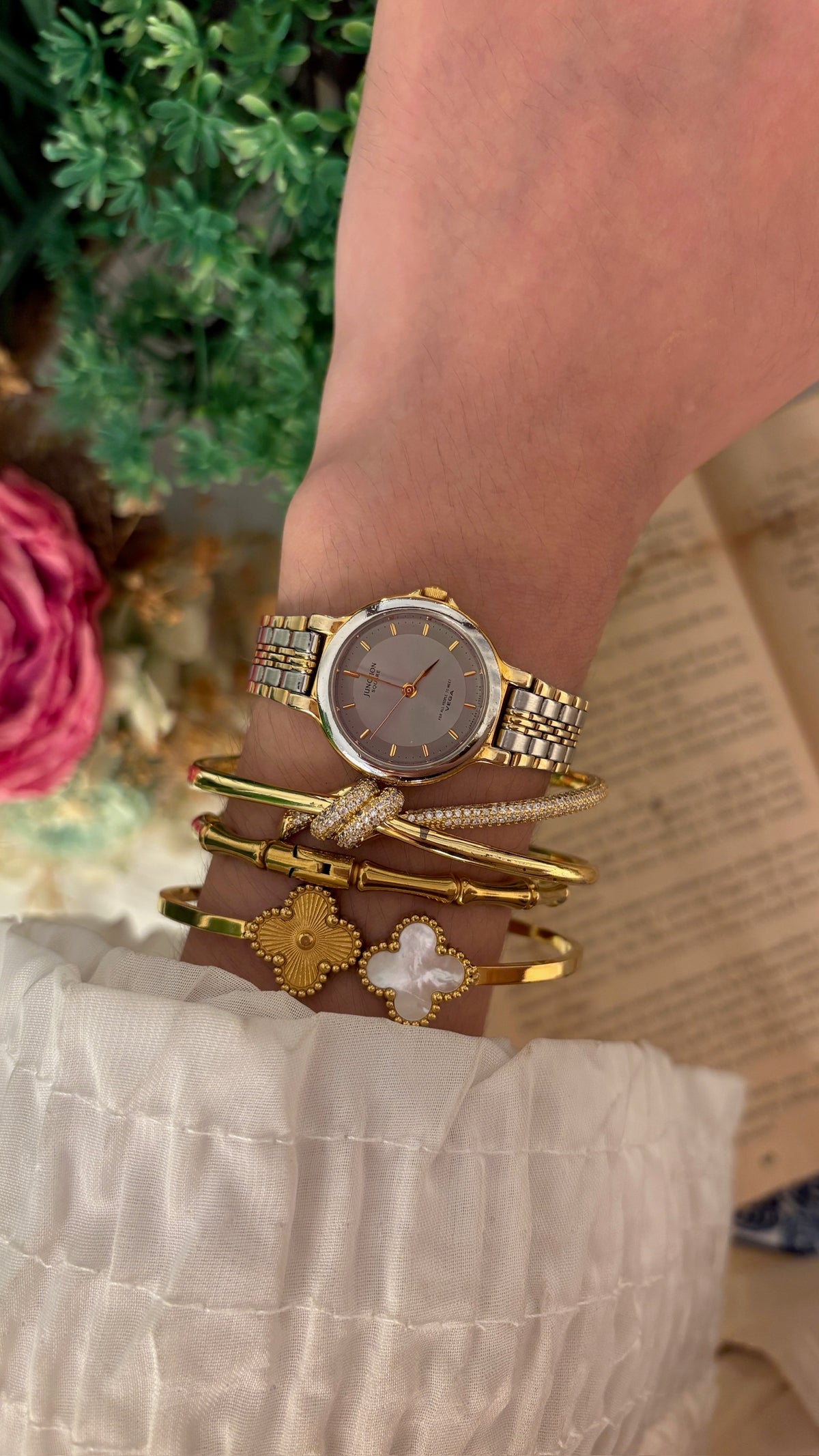 Vintage Junction Vega Citizen Gray Dial Watch in Two-Tone Quartz
