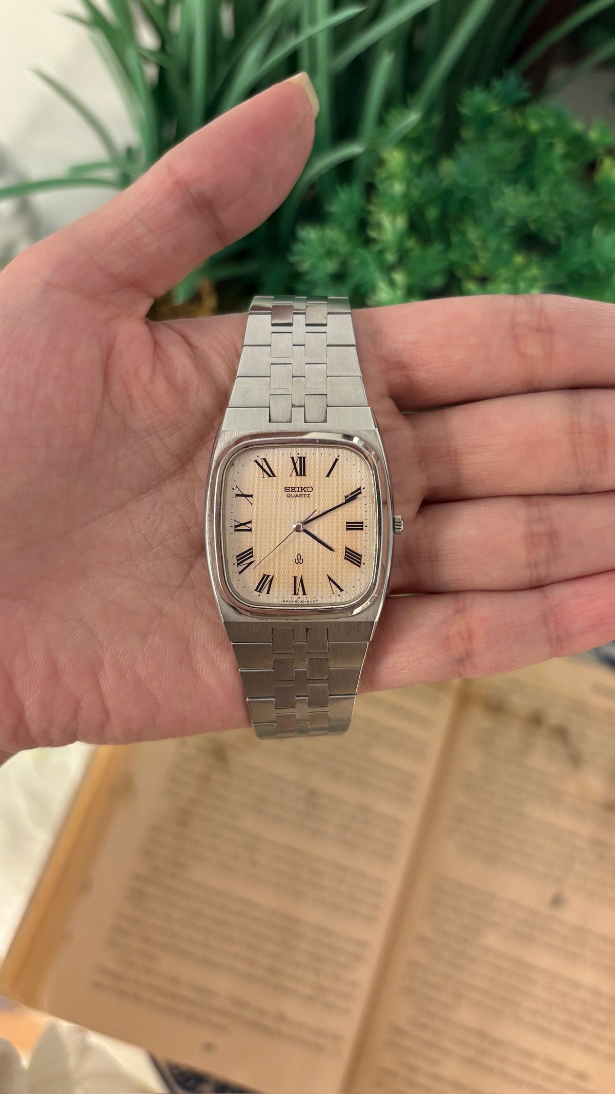 Extremely Rare Vintage Seiko Roman Dial Tank Mens Watch in Silver Tone Quartz