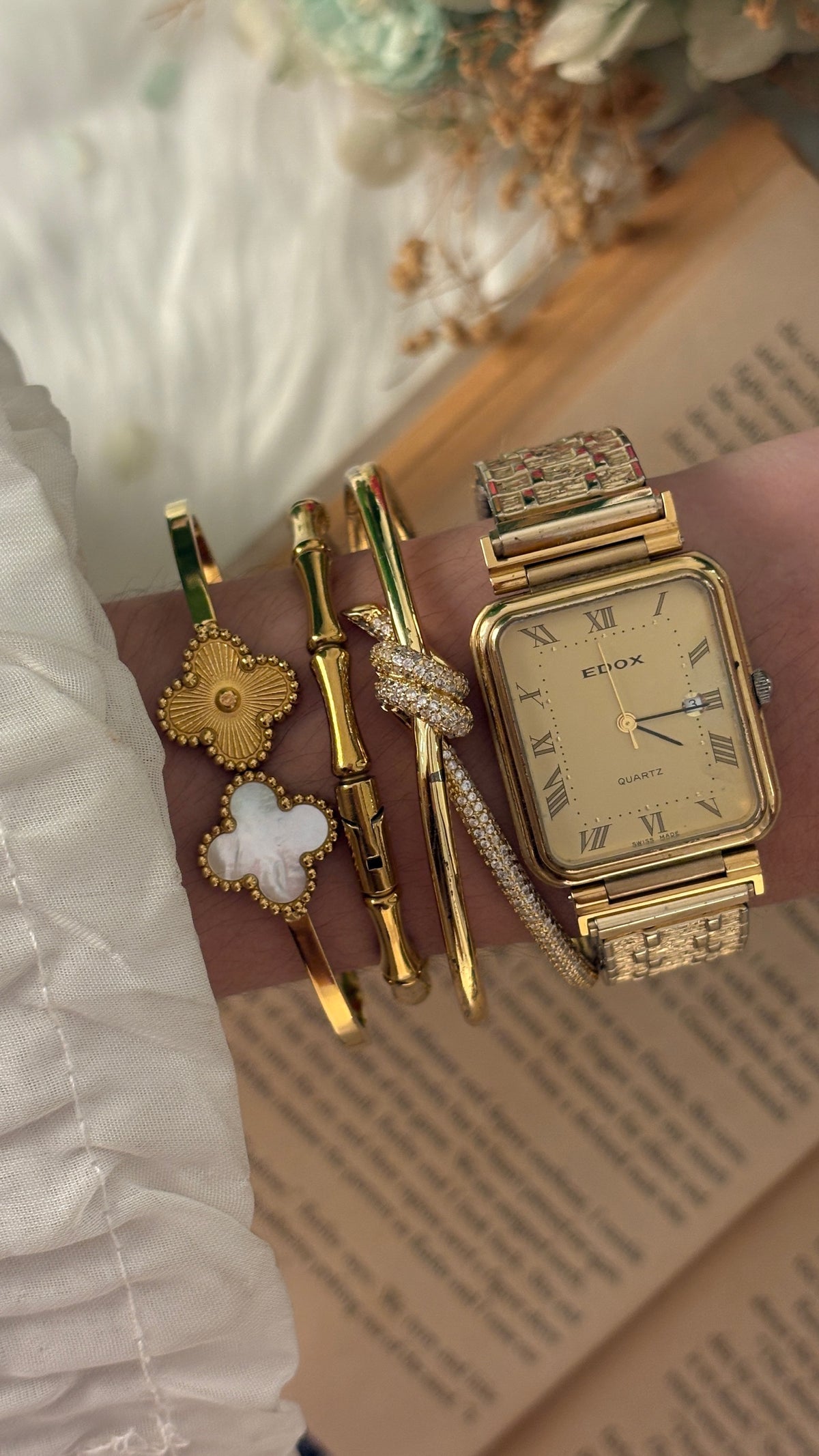 Rare Vintage Edox Swiss Roman Dial Tank Expandable Band Watch in Gold Tone Quartz