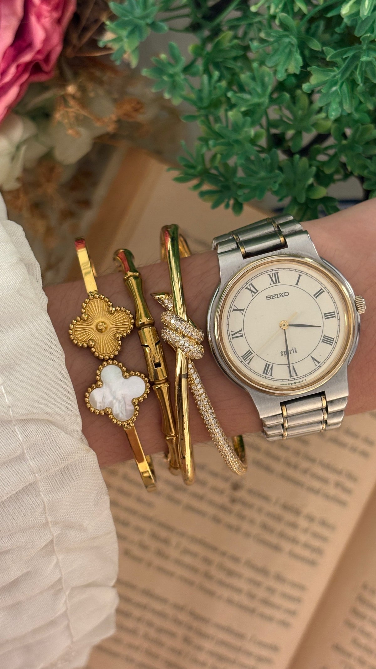 Rare Vintage Seiko Spirit Roman Dial Mens Watch in Two-Tone Quartz