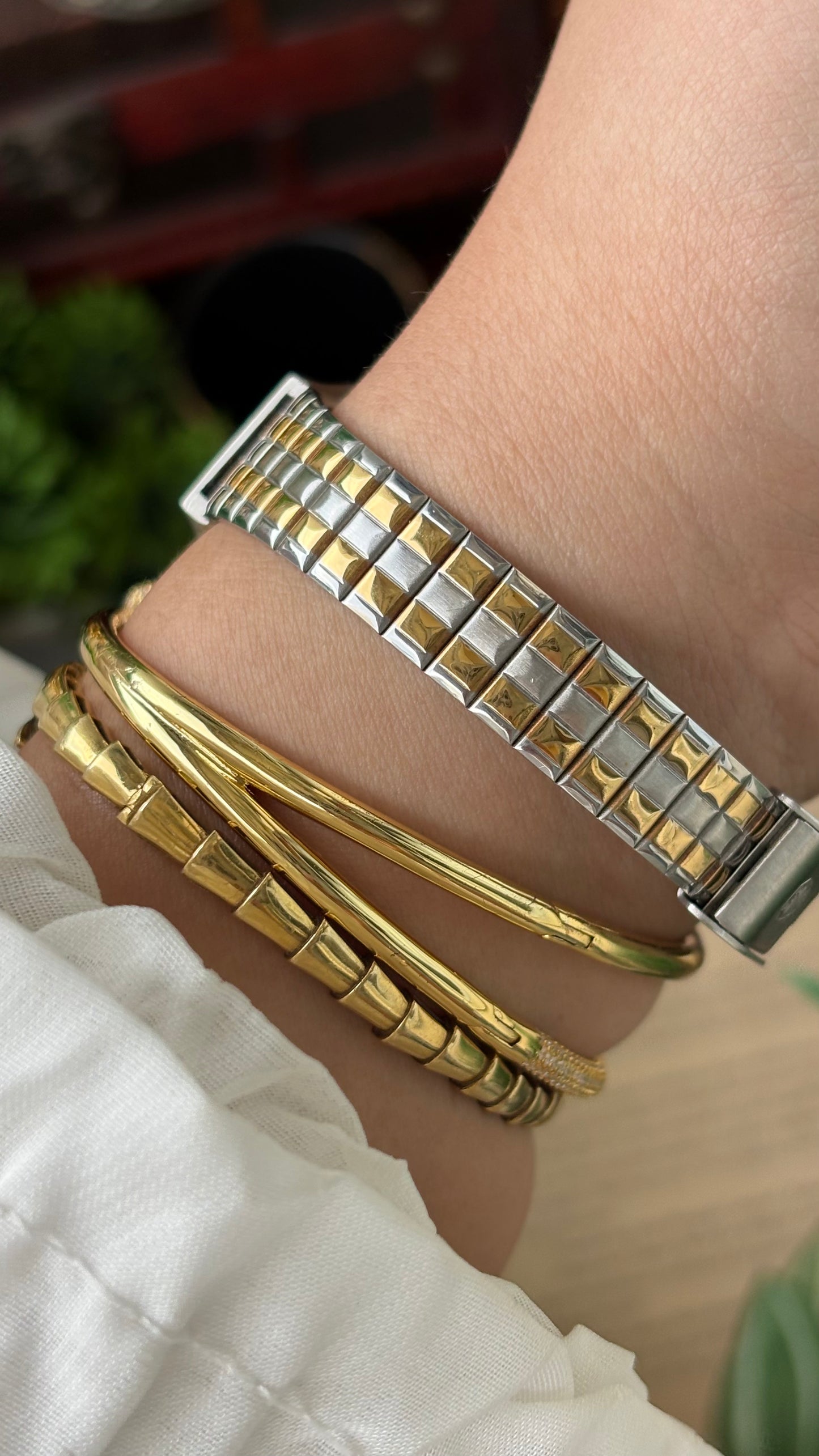 Vintage Roventa Henex Lugano Swiss Watch in Two-Tone Quartz