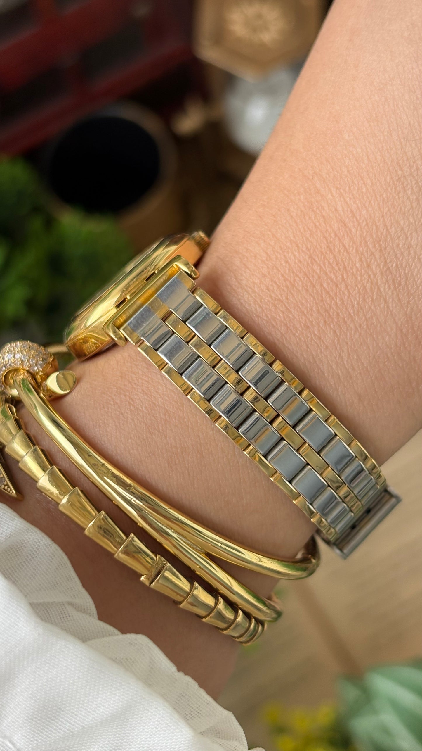 Vintage Lamue Watch in Two-Tone Mother of Pearl Dial Quartz