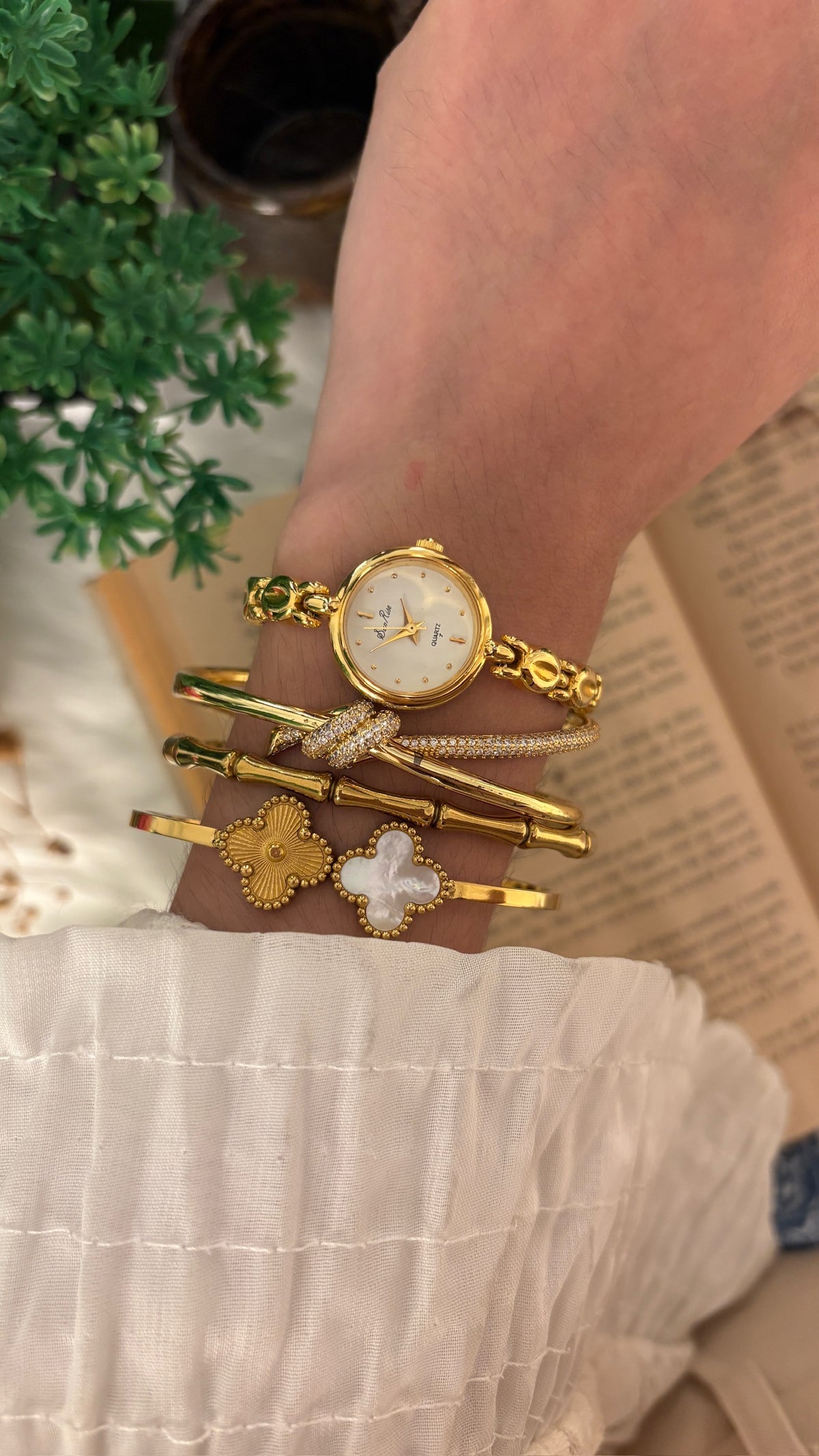 Rare Vintage Sunrise Bracelet Watch in Gold Tone Quartz