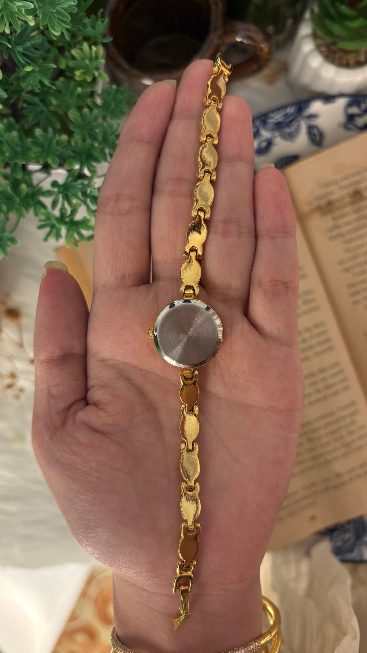 Rare Vintage Sunrise Bracelet Watch in Gold Tone Quartz