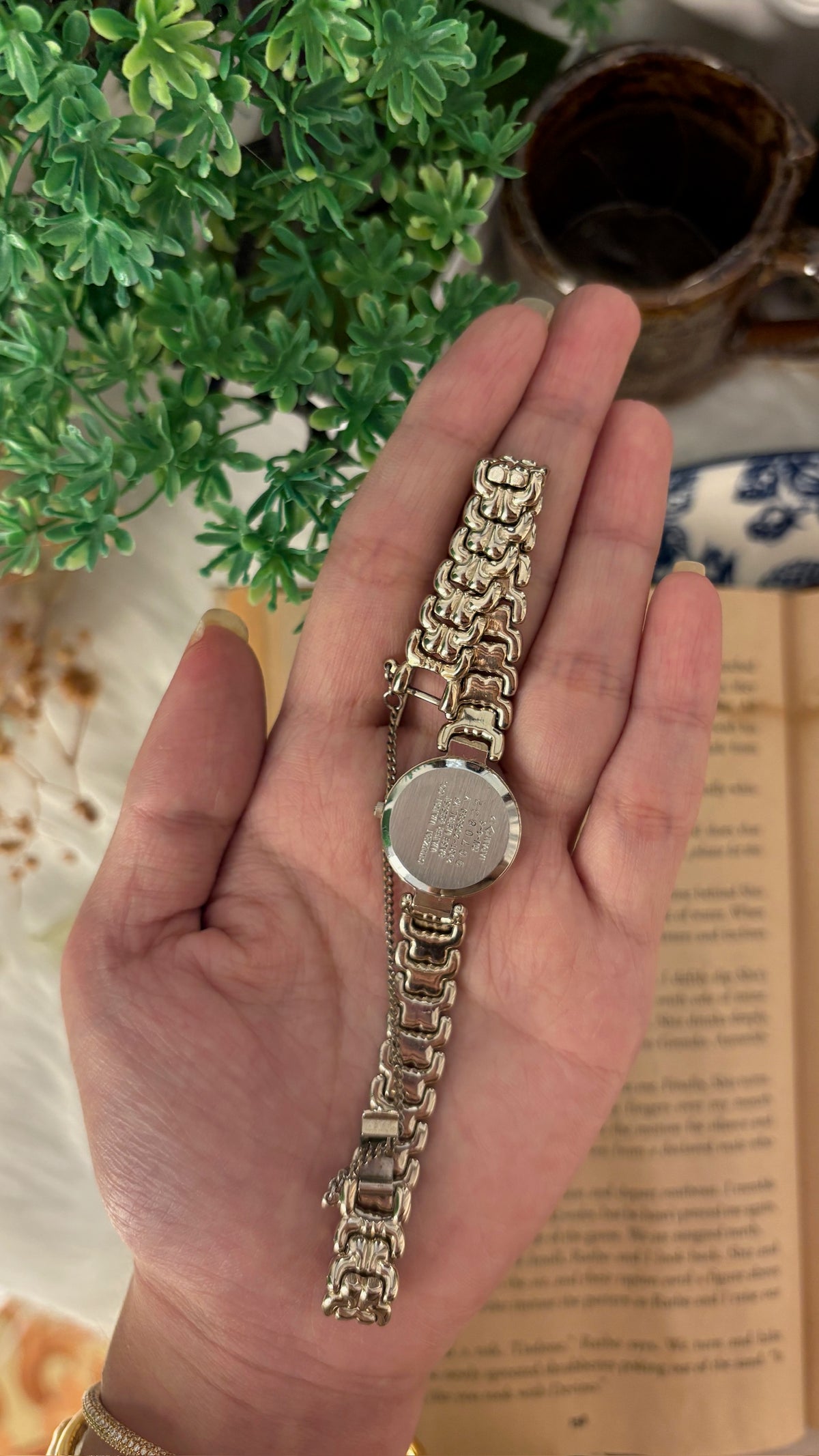 Rare Vintage Elegant Sylph Citizen Sylph Watch in Silver Tone Quartz
