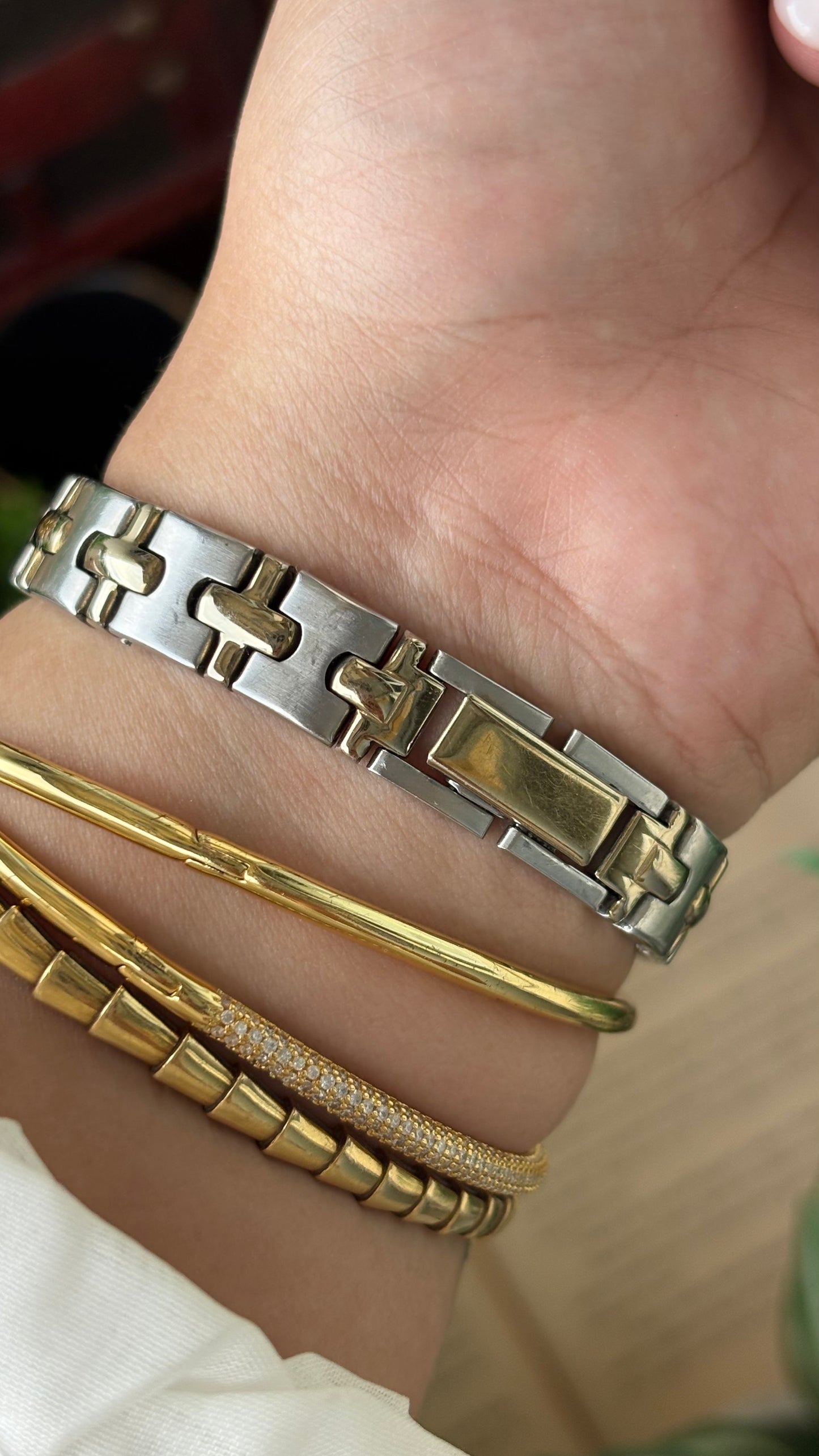 Vintage Dainty Citizen Watch in Two-tone Oval Silver Dial Quartz