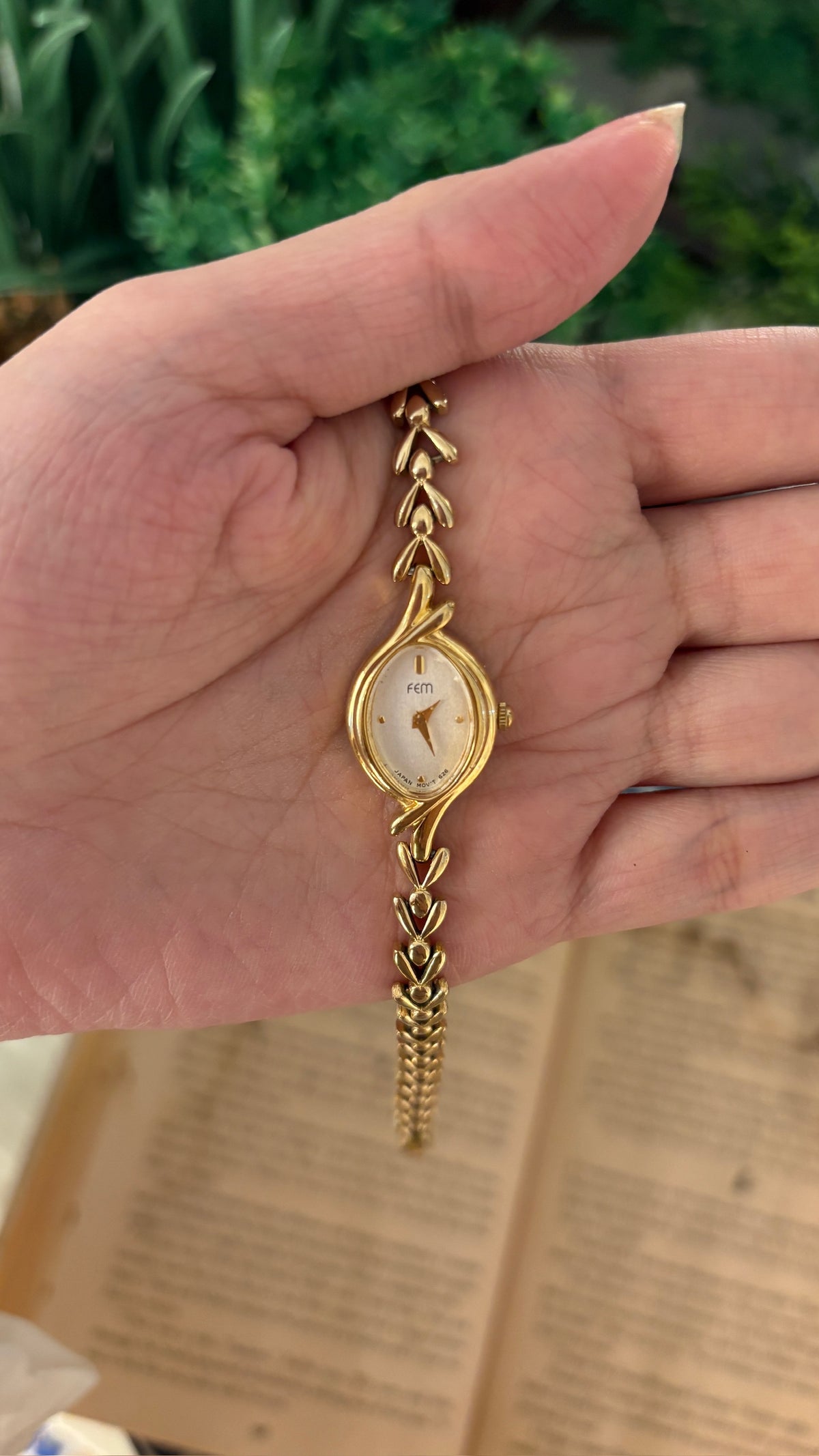 Rare Dainty Vintage Fem Heart Bracelet Watch in Gold Tone Quartz